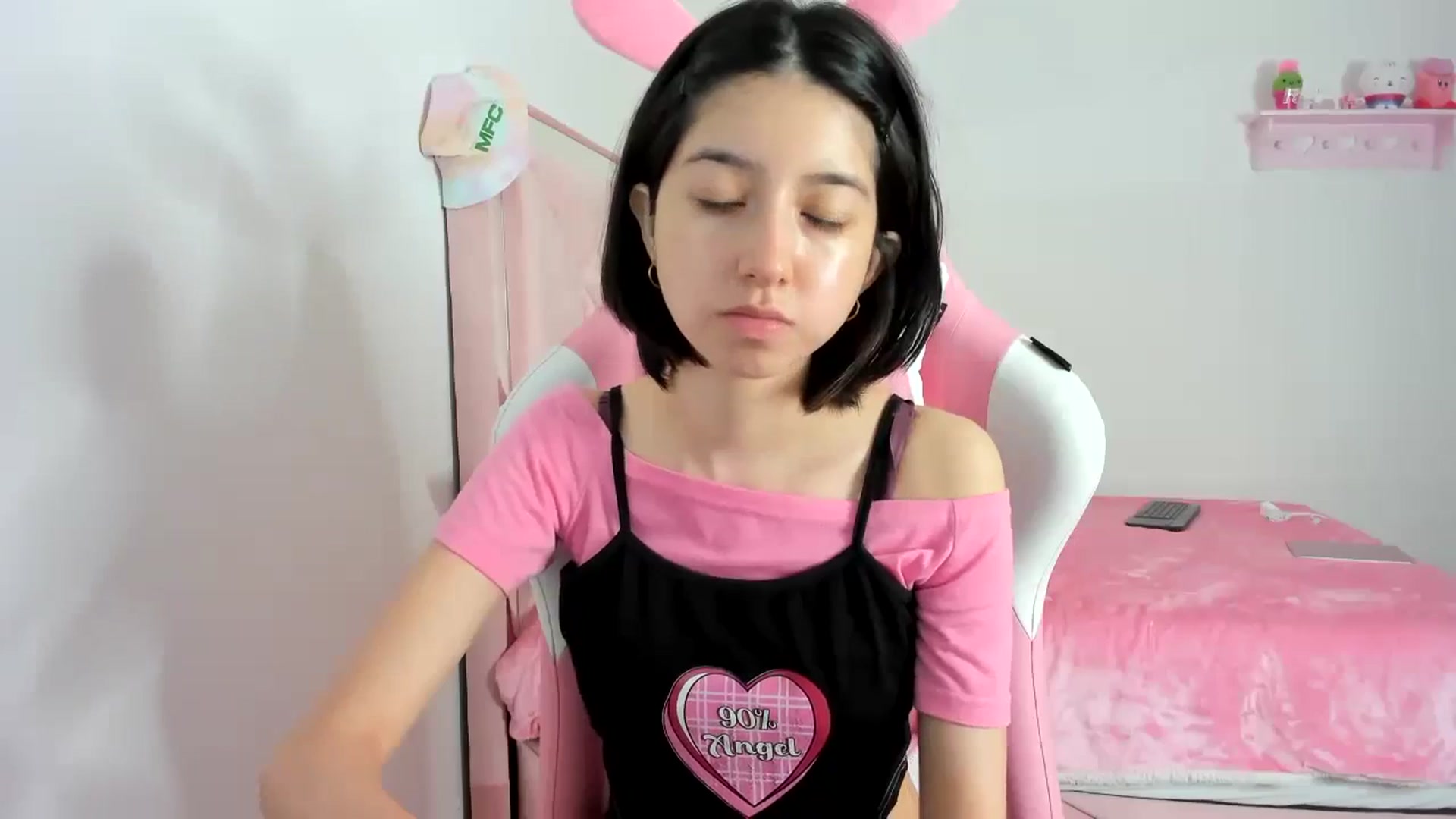 Gallery image thumbnail from Cherrycute666's myfreecams stream on, 01/11/2024, 09:45 image 15 of 20