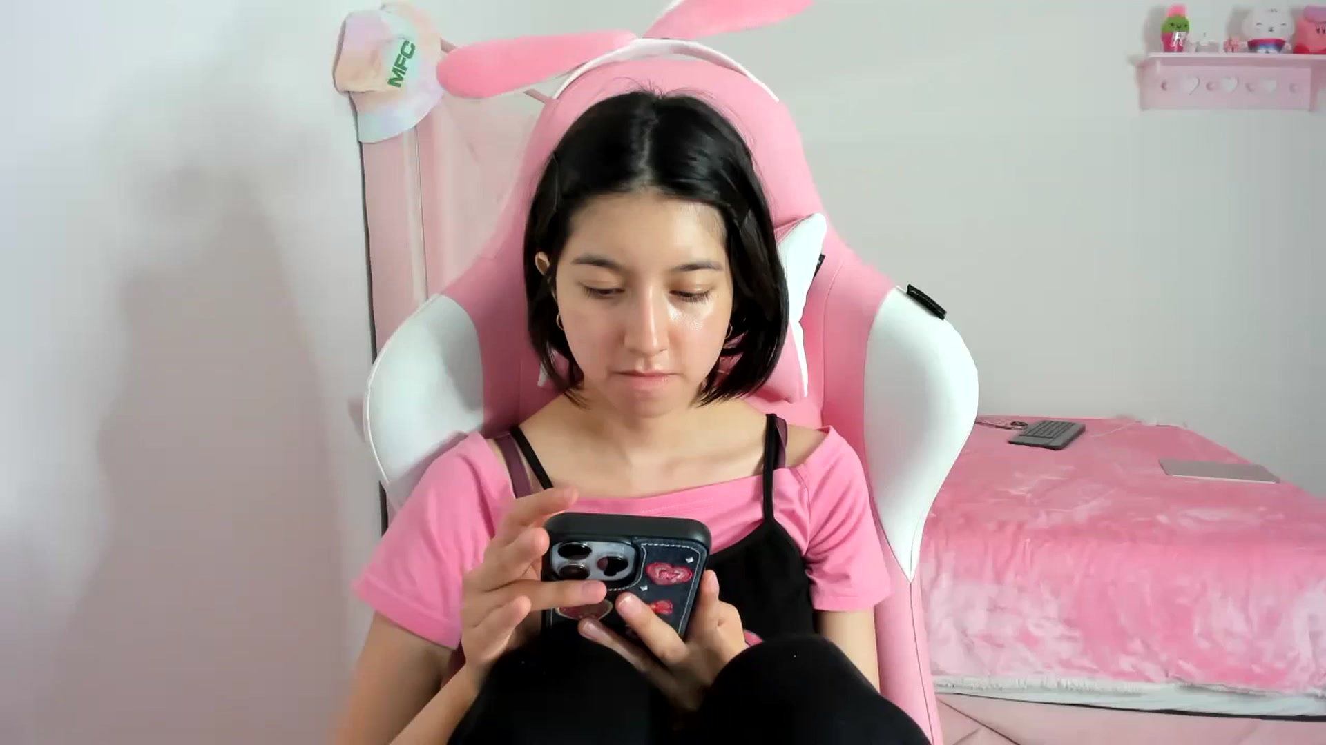 Gallery image thumbnail from Cherrycute666's myfreecams stream on, 01/11/2024, 09:45 image 1 of 20