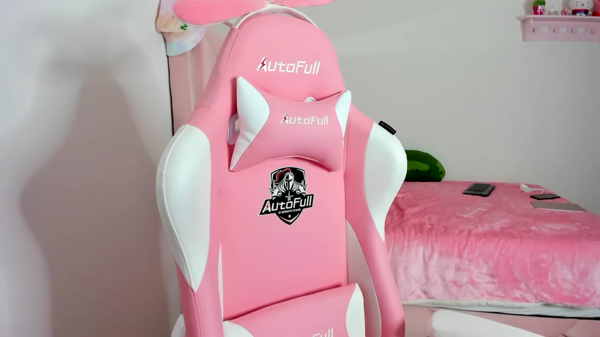 Gallery image thumbnail from Cherrycute666's myfreecams stream on, 01/11/2024, 09:45 image 4 of 20