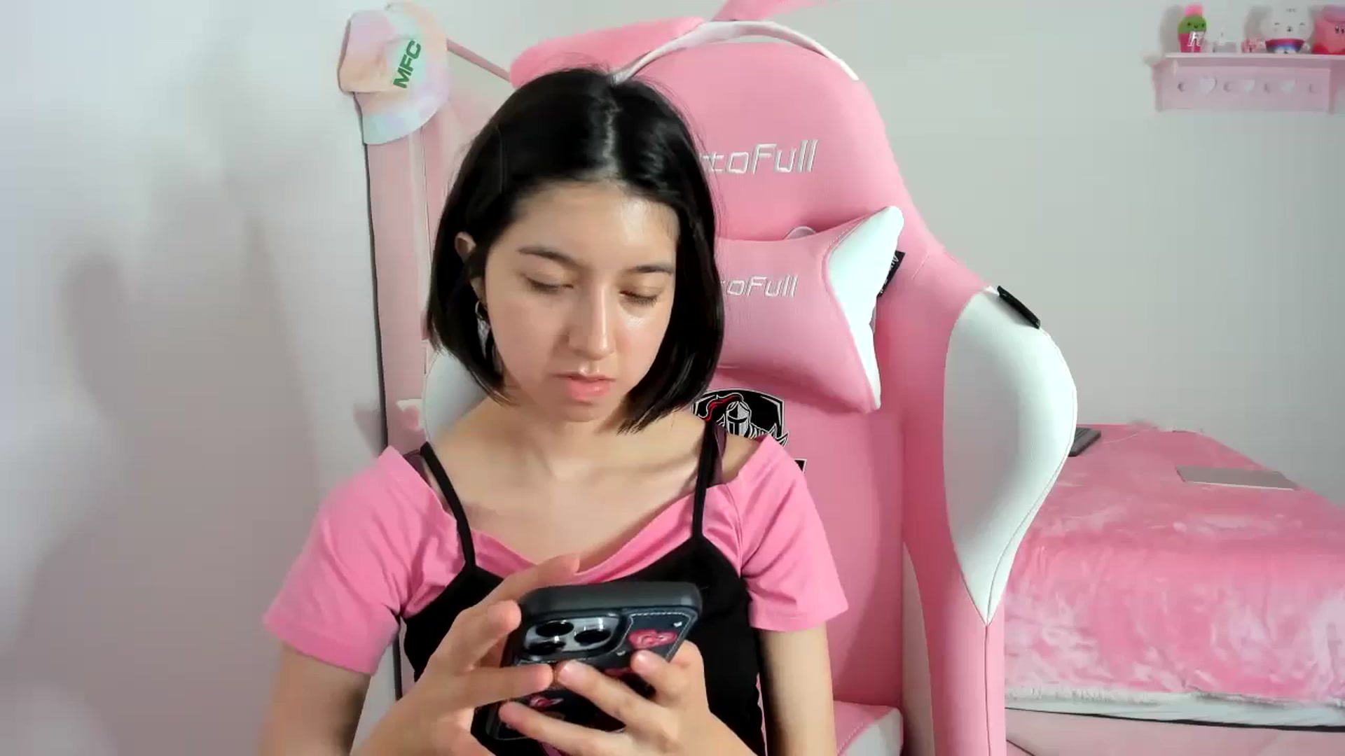 Gallery image thumbnail from Cherrycute666's myfreecams stream on, 01/11/2024, 09:45 image 2 of 20