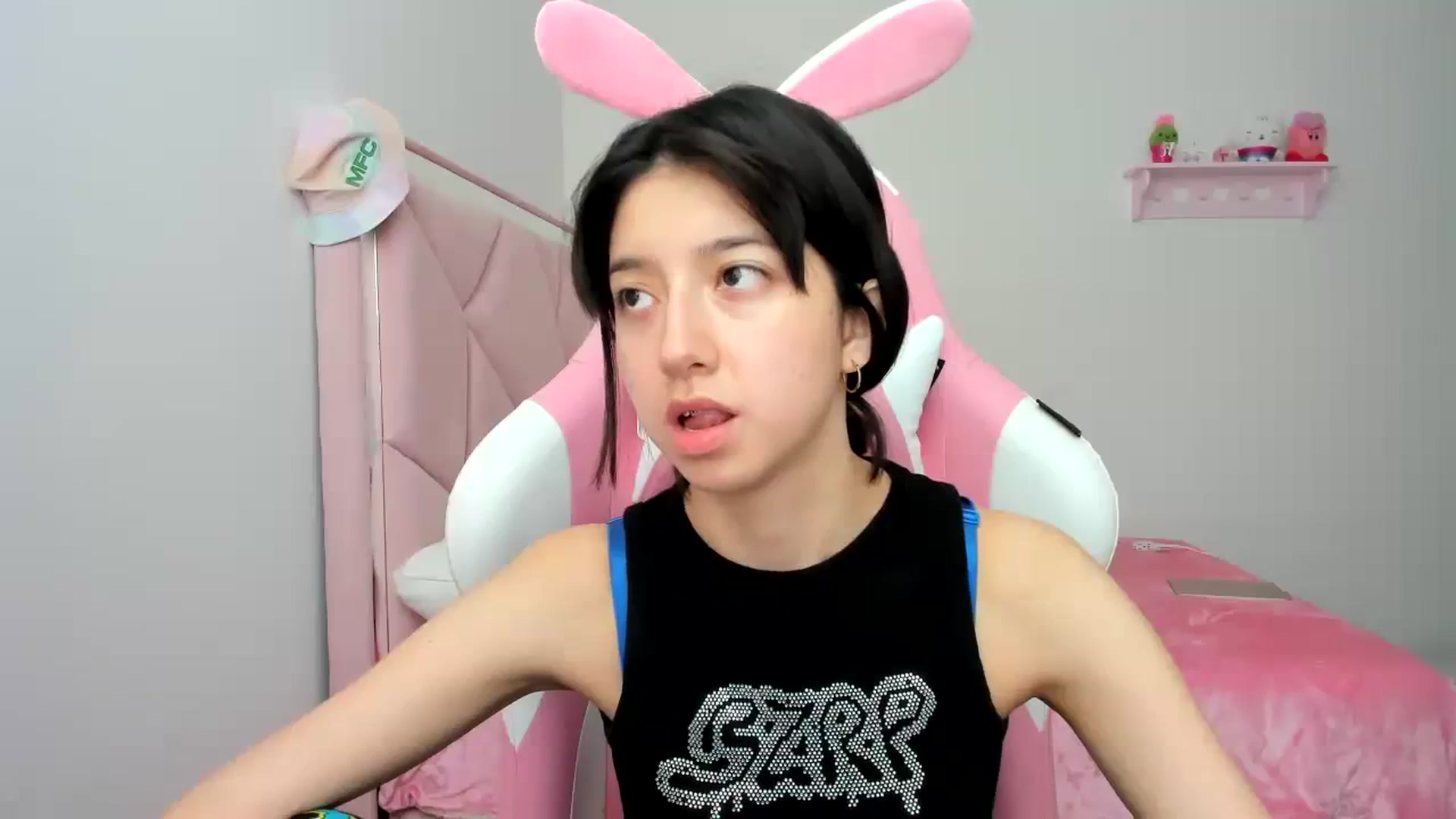 Gallery image thumbnail from Cherrycute666's myfreecams stream on, 01/11/2024, 22:20 image 6 of 20