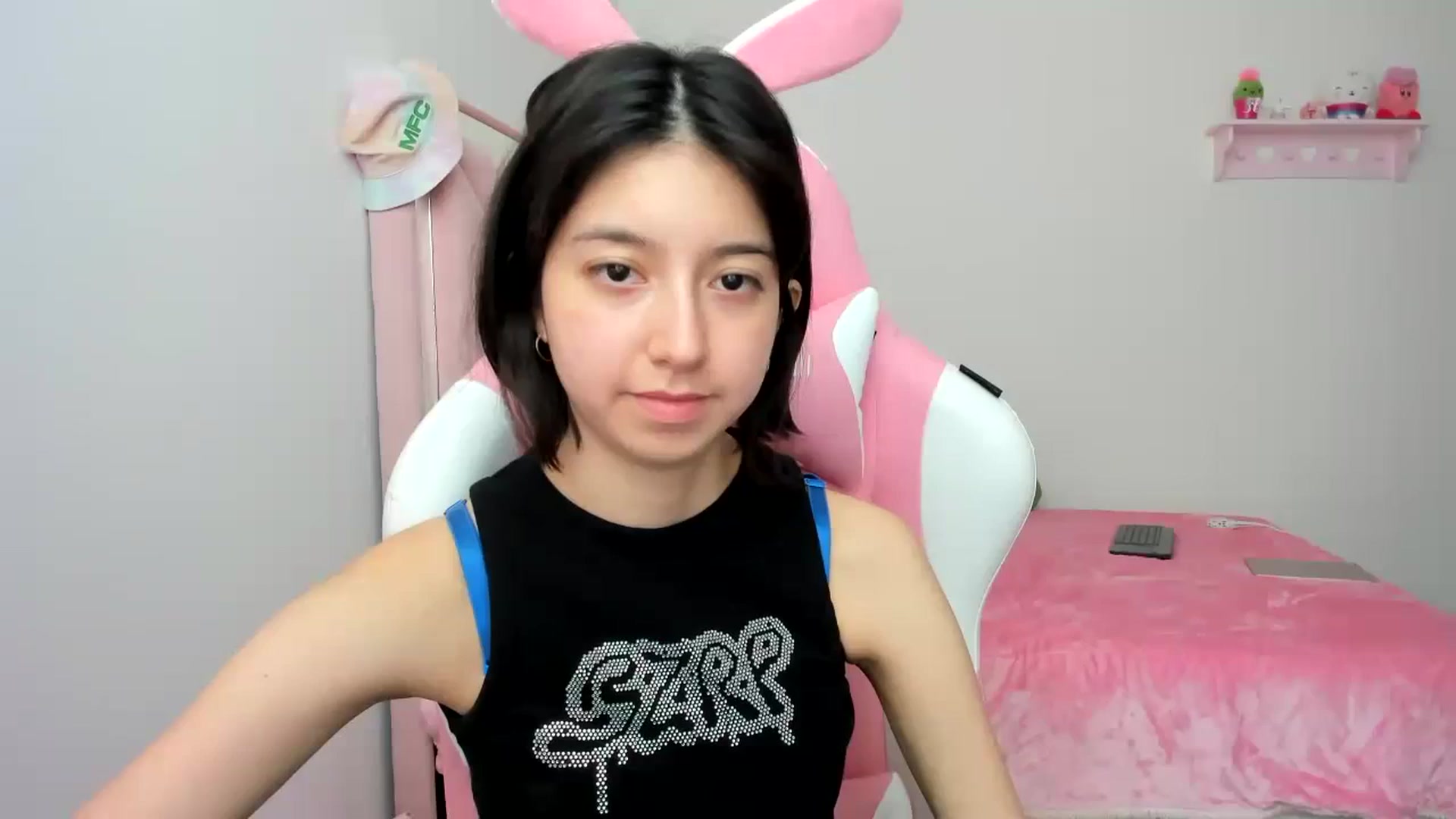 Gallery image thumbnail from Cherrycute666's myfreecams stream on, 01/11/2024, 22:20 image 16 of 20