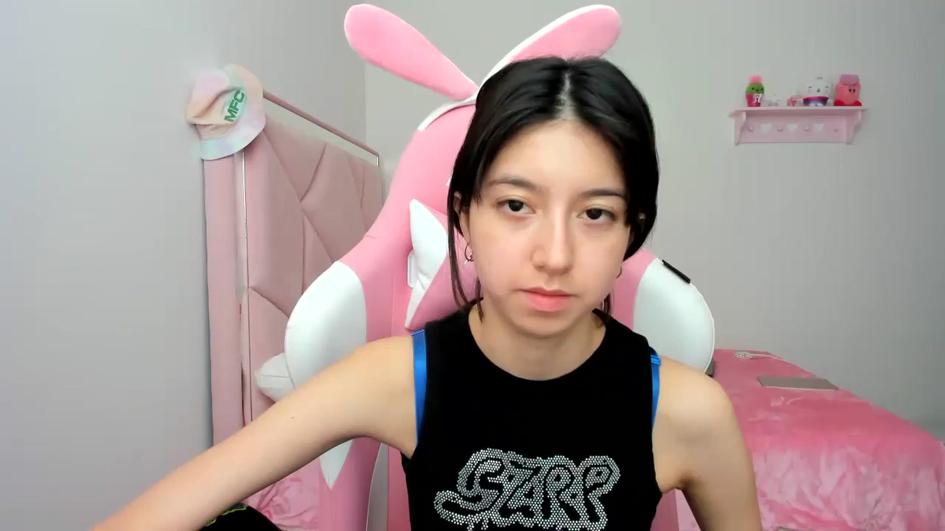 Gallery image thumbnail from Cherrycute666's myfreecams stream on, 01/11/2024, 22:20 image 4 of 20