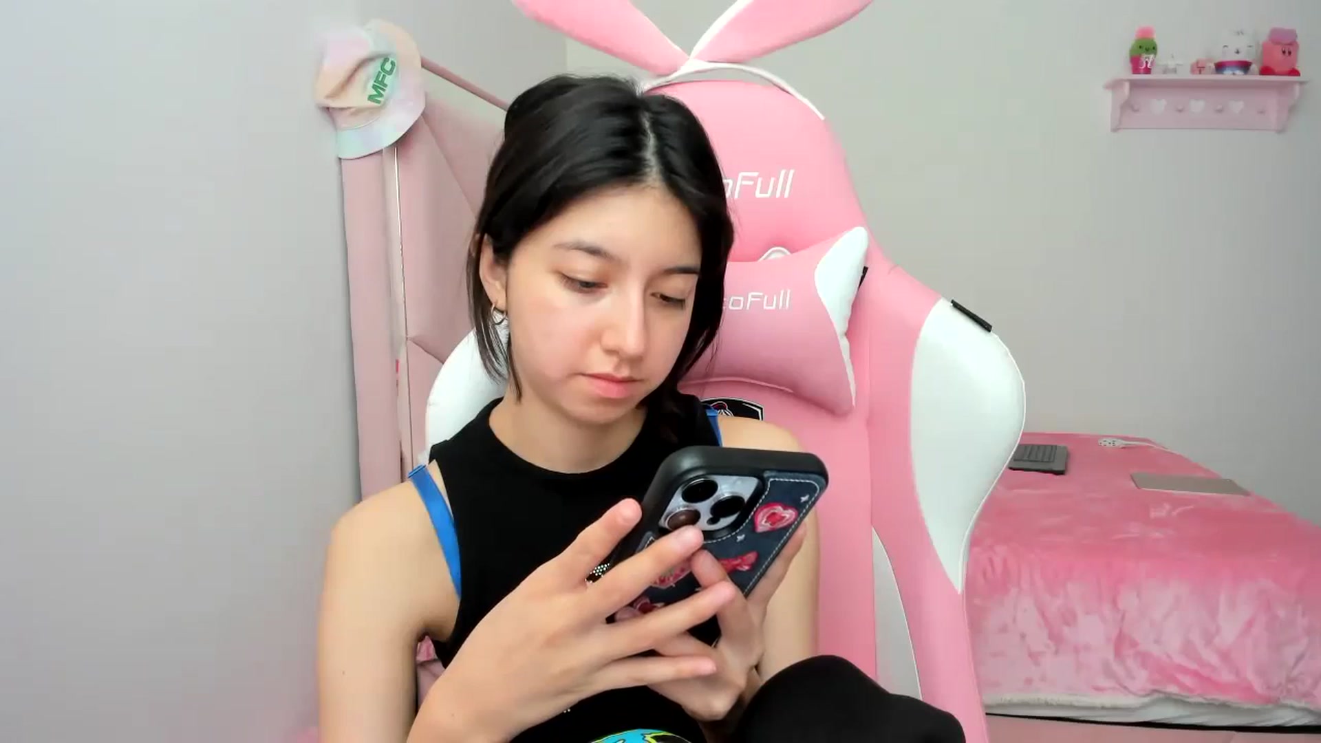 Gallery image thumbnail from Cherrycute666's myfreecams stream on, 01/11/2024, 22:20 image 10 of 20