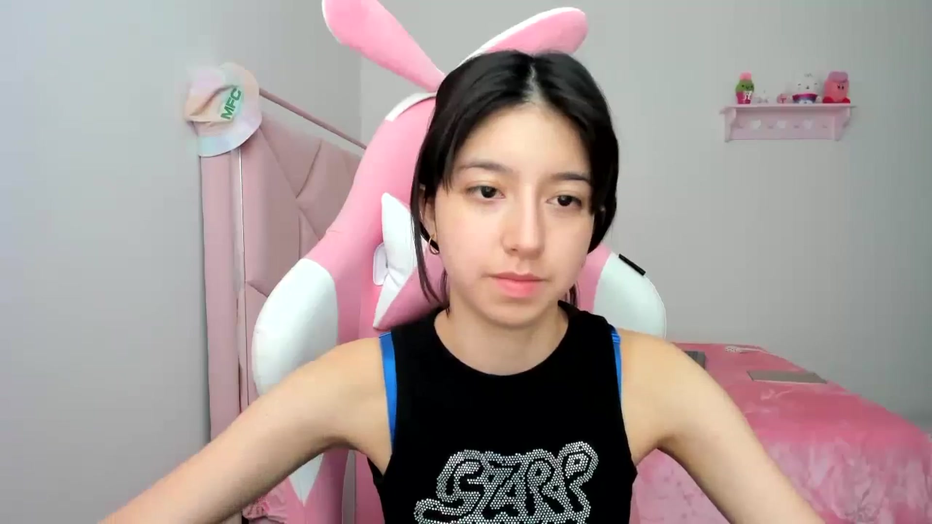 Gallery image thumbnail from Cherrycute666's myfreecams stream on, 01/11/2024, 22:20 image 7 of 20