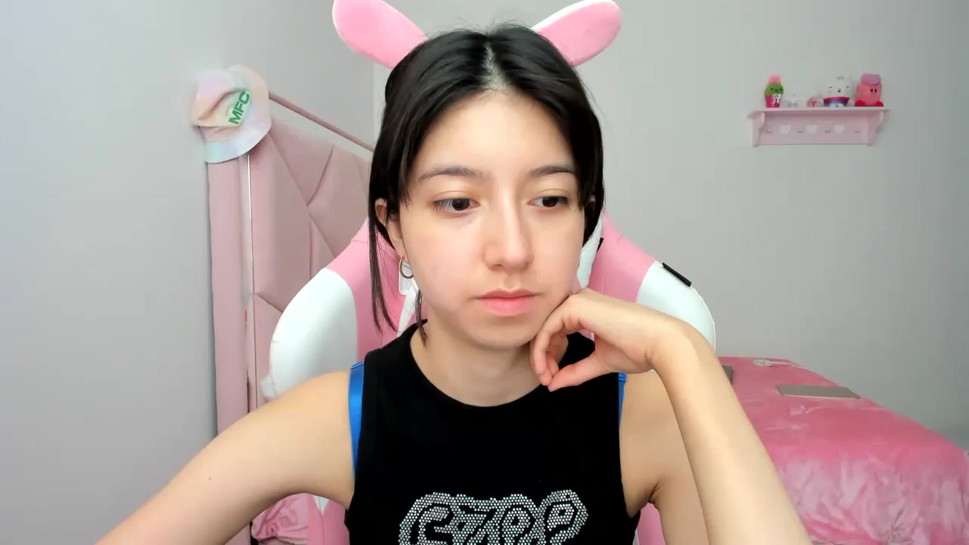 Gallery image thumbnail from Cherrycute666's myfreecams stream on, 01/11/2024, 22:20 image 1 of 20