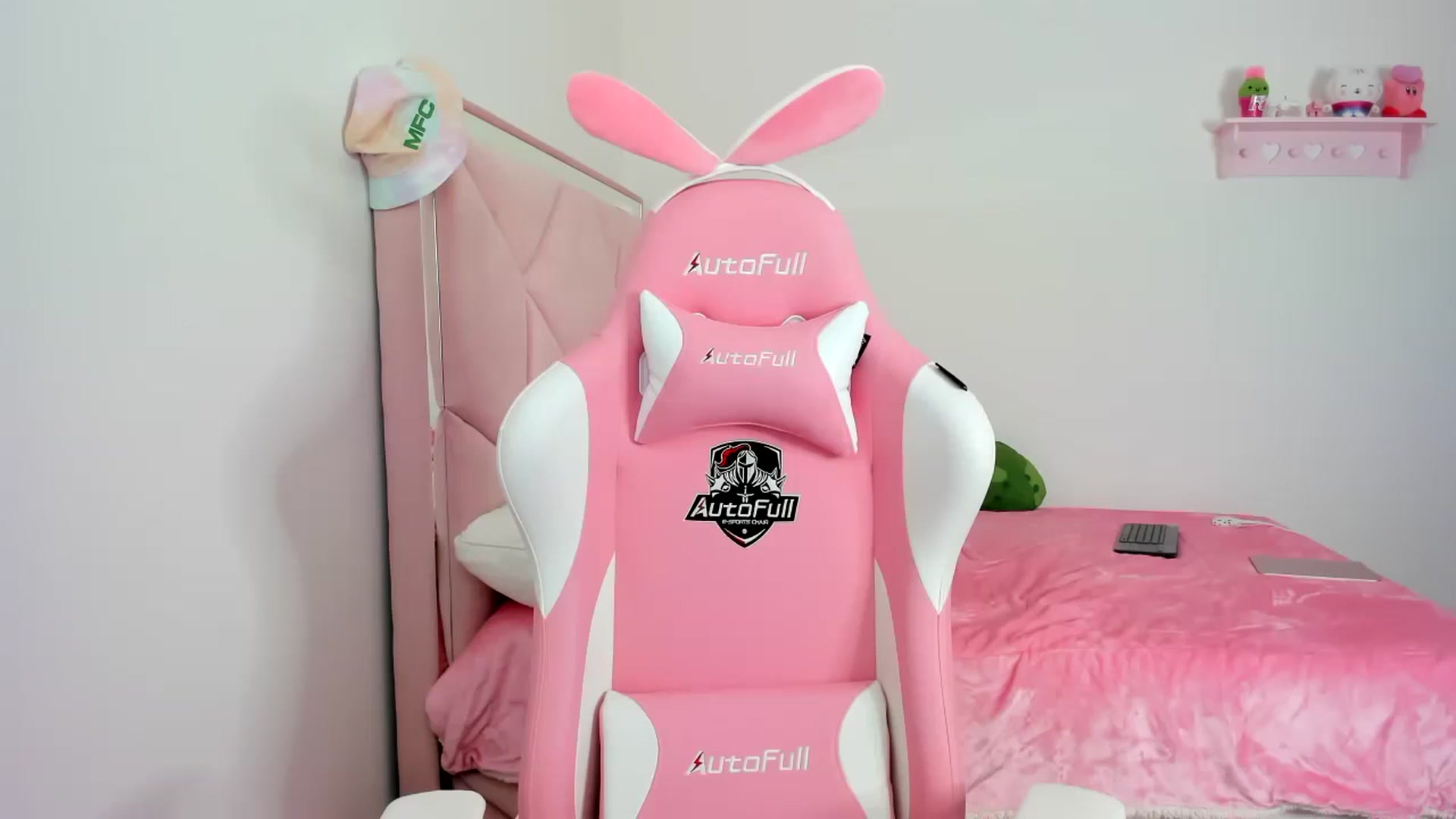 Gallery image thumbnail from Cherrycute666's myfreecams stream on, 01/11/2024, 22:53 image 11 of 20