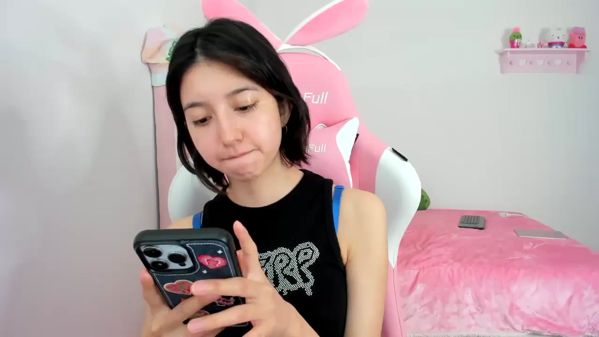 Gallery image thumbnail from Cherrycute666's myfreecams stream on, 01/11/2024, 22:53 image 15 of 20