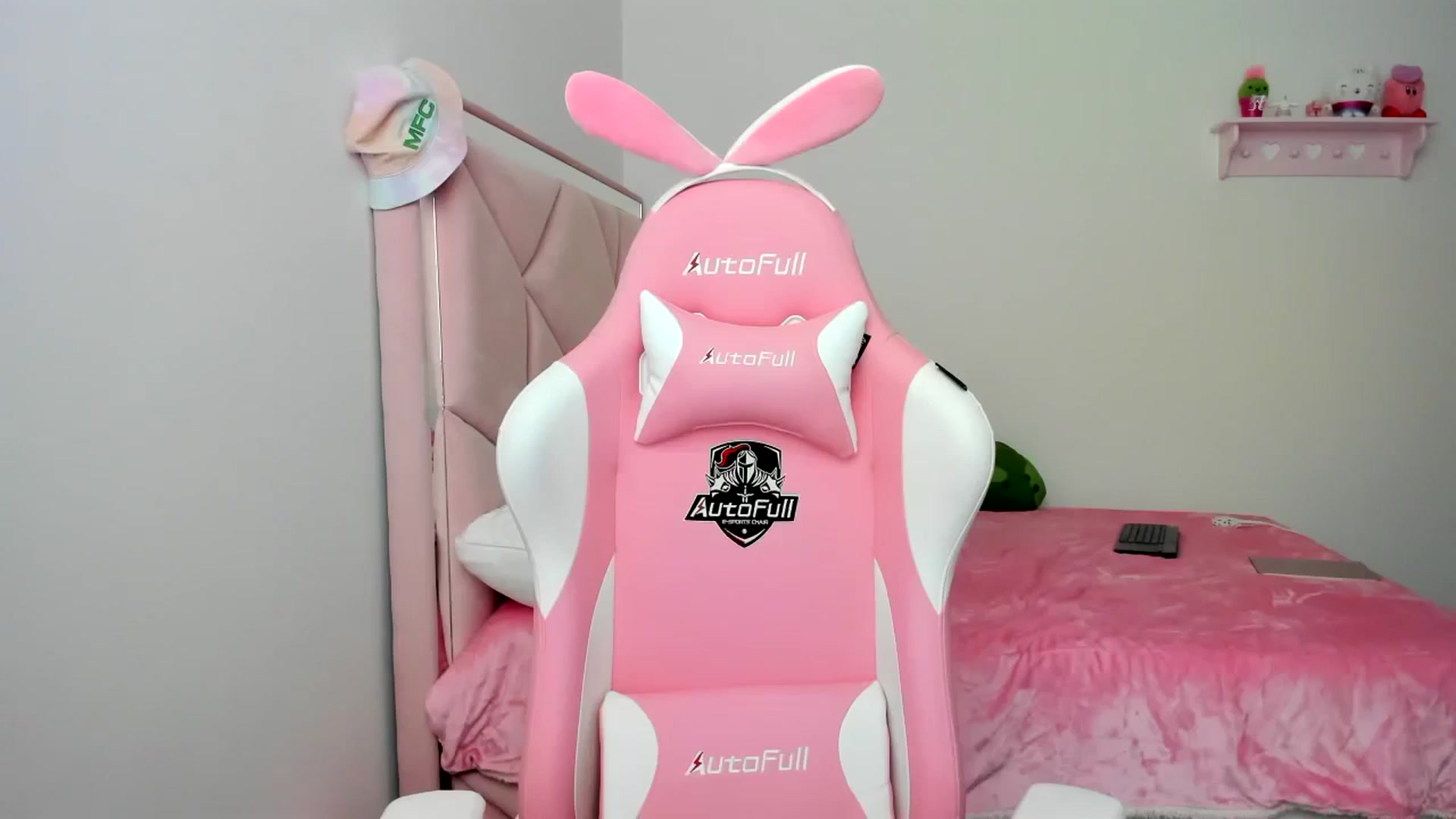 Gallery image thumbnail from Cherrycute666's myfreecams stream on, 01/11/2024, 22:53 image 8 of 20
