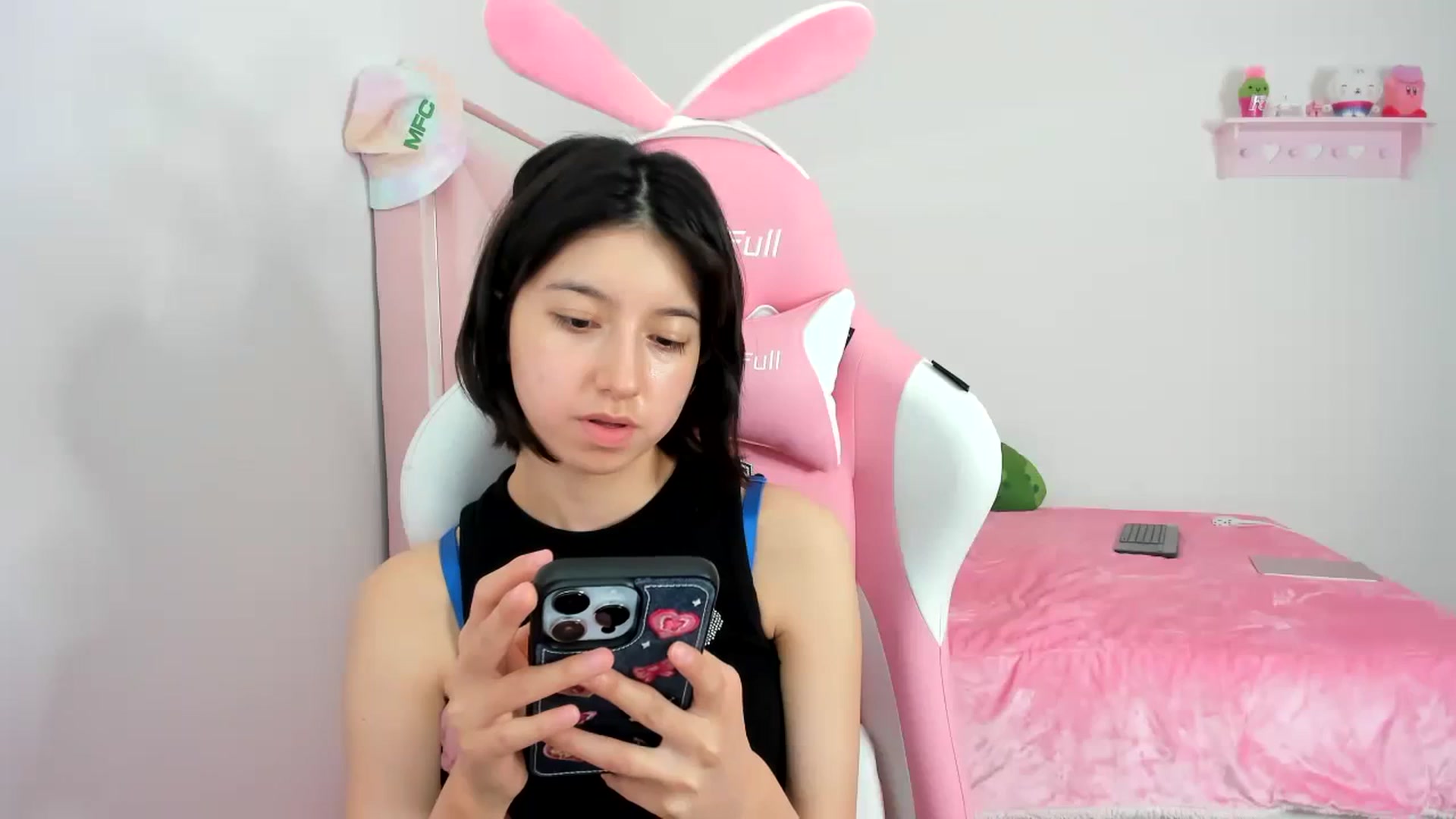Gallery image thumbnail from Cherrycute666's myfreecams stream on, 01/11/2024, 22:53 image 17 of 20