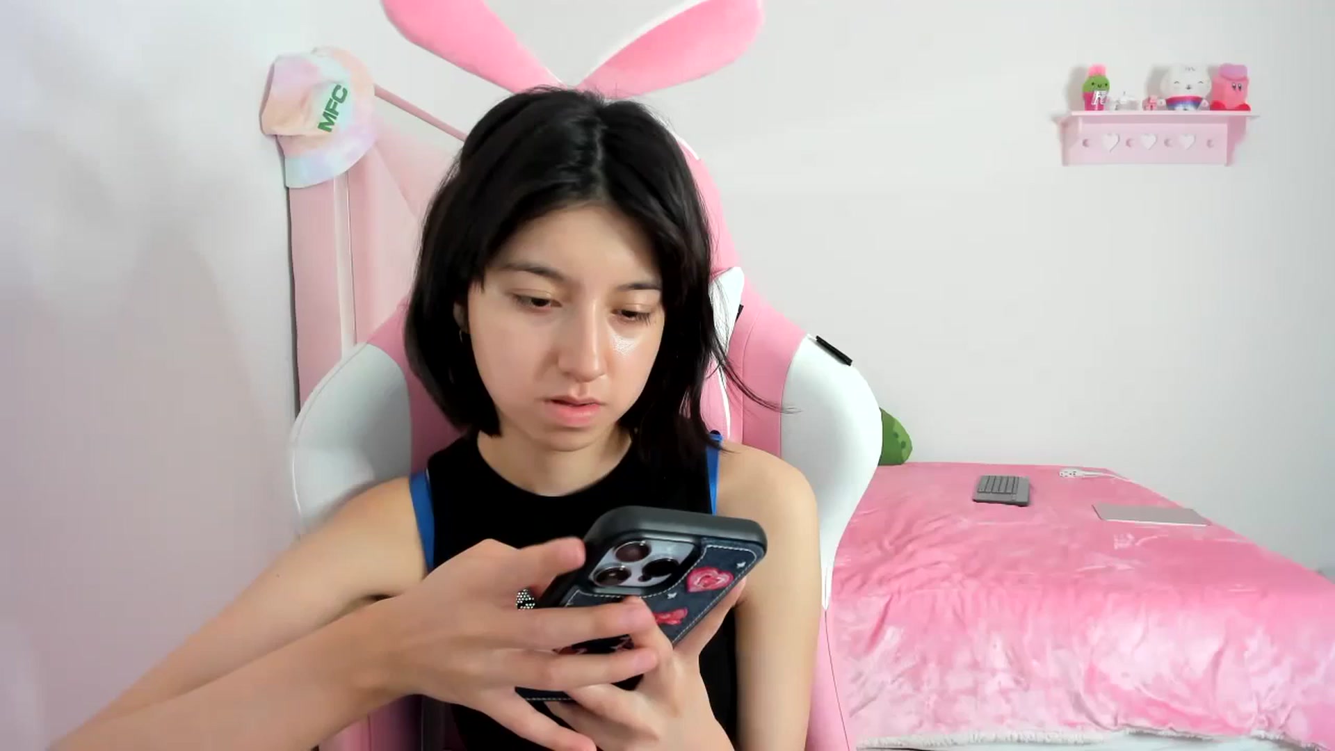Gallery image thumbnail from Cherrycute666's myfreecams stream on, 01/11/2024, 23:46 image 18 of 20