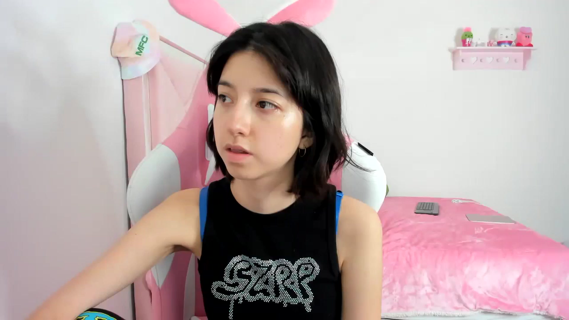 Gallery image thumbnail from Cherrycute666's myfreecams stream on, 01/11/2024, 23:46 image 12 of 20