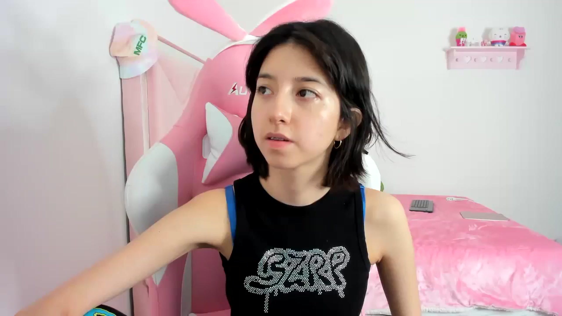 Gallery image thumbnail from Cherrycute666's myfreecams stream on, 01/11/2024, 23:46 image 7 of 20