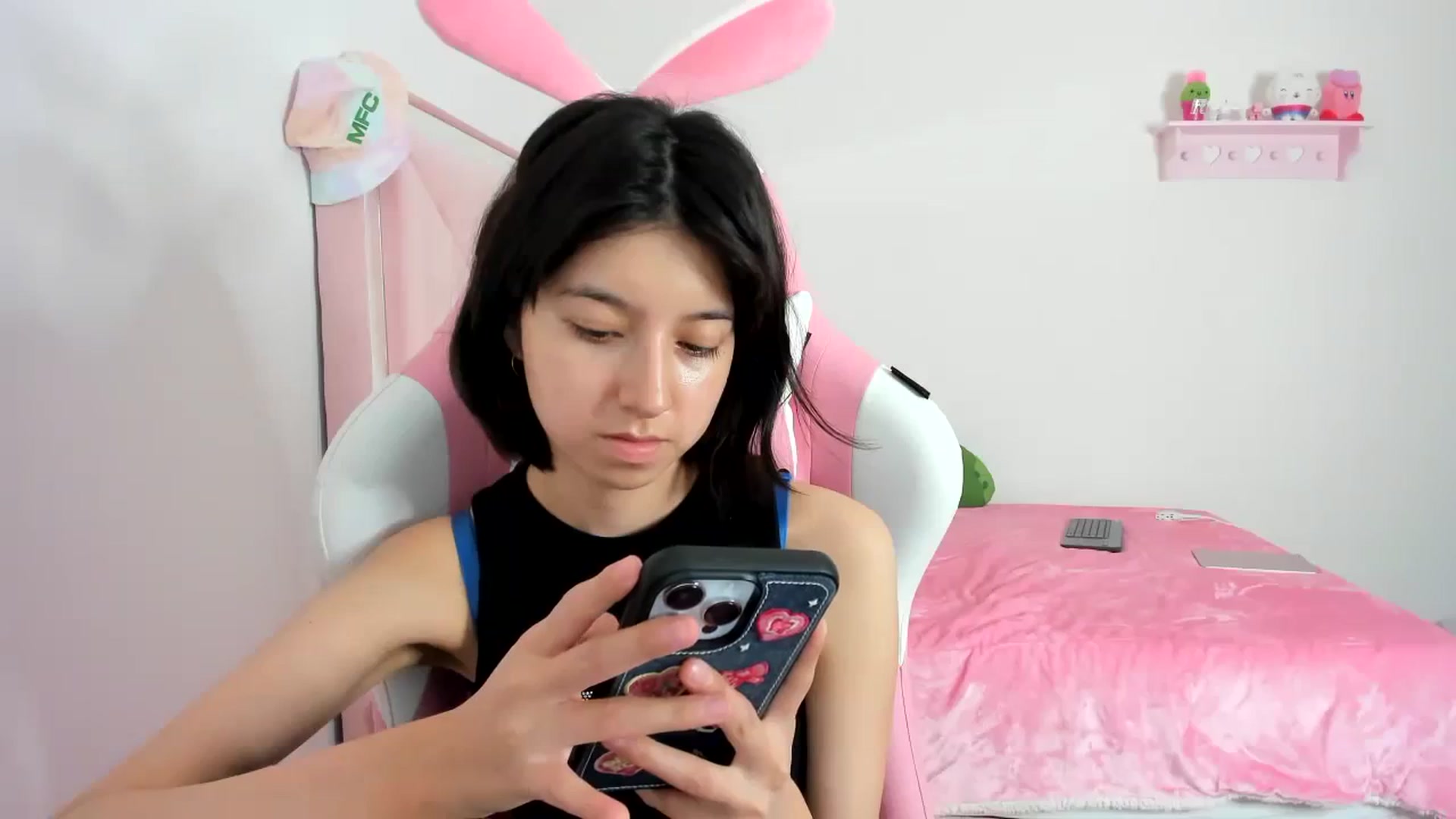 Gallery image thumbnail from Cherrycute666's myfreecams stream on, 01/11/2024, 23:46 image 17 of 20