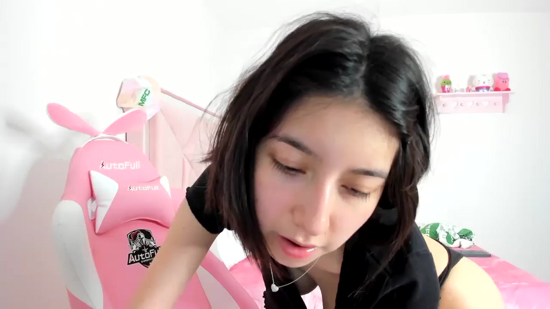 Gallery image thumbnail from Cherrycute666's myfreecams stream on, 01/12/2024, 06:18 image 19 of 20