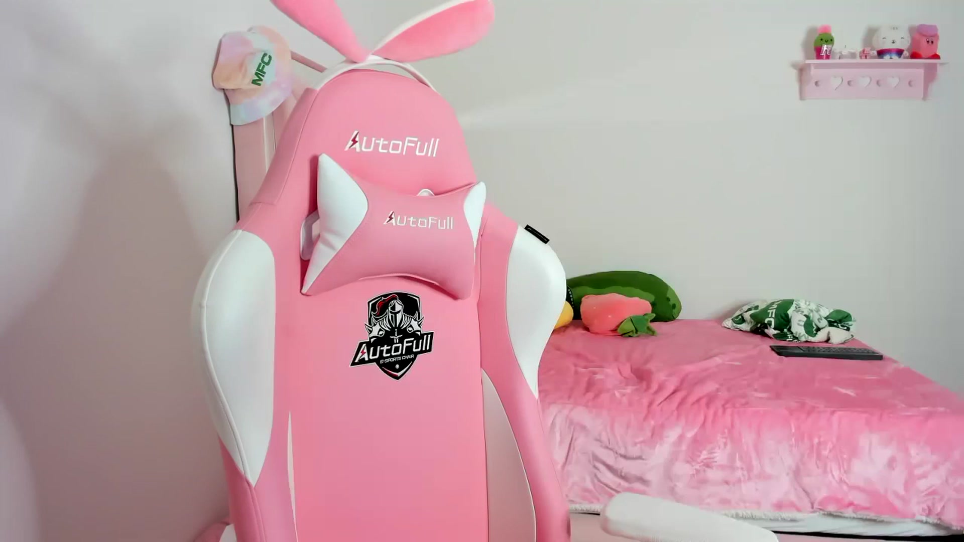 Gallery image thumbnail from Cherrycute666's myfreecams stream on, 01/12/2024, 06:18 image 1 of 20