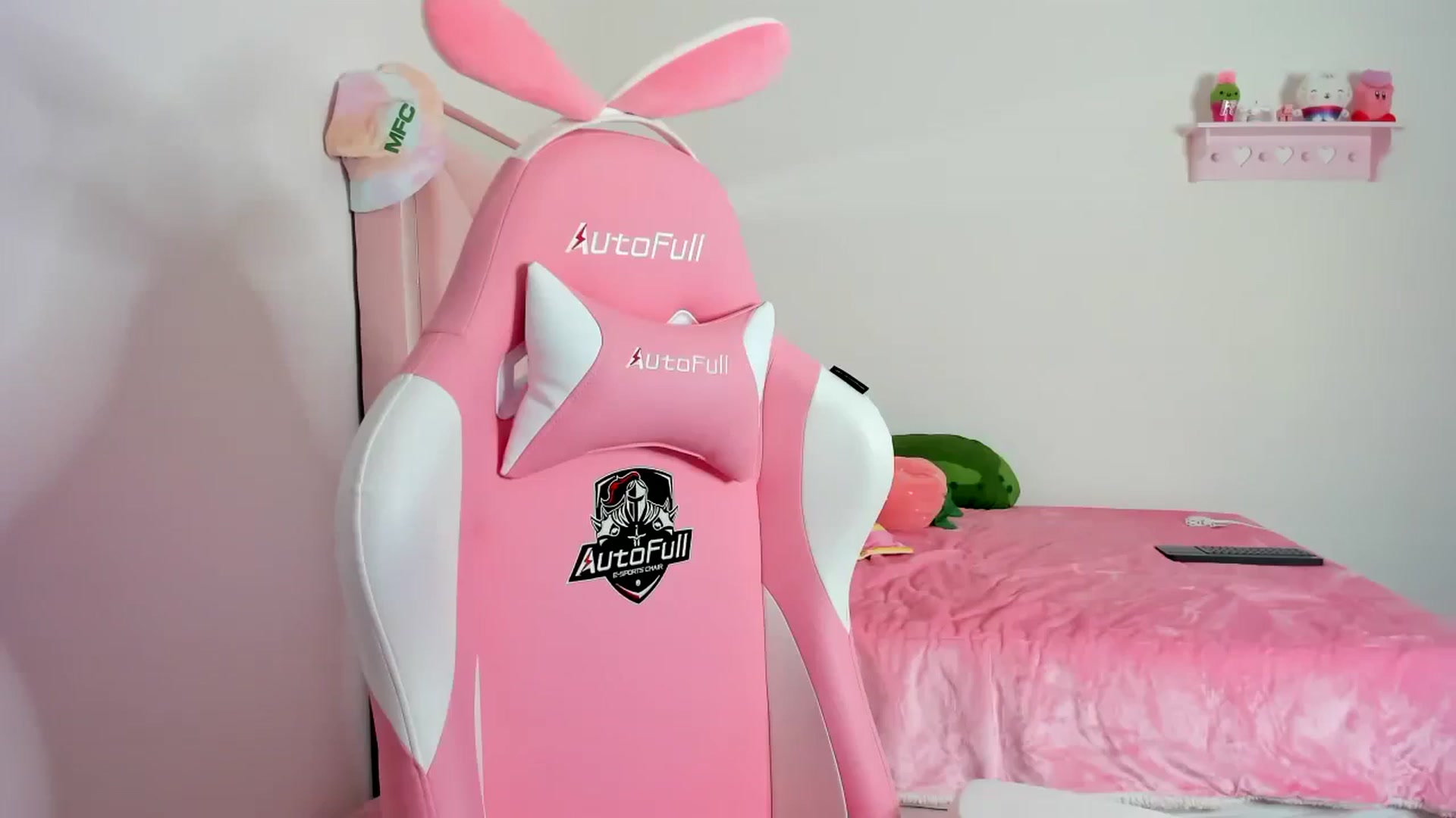 Gallery image thumbnail from Cherrycute666's myfreecams stream on, 01/12/2024, 09:13 image 12 of 20