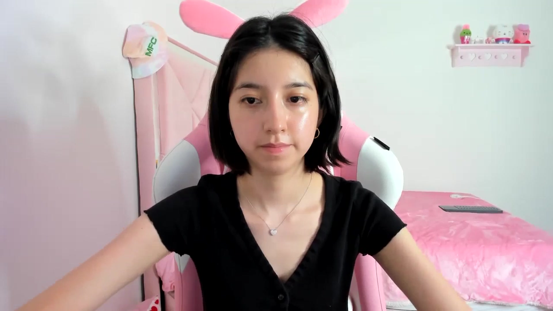 Gallery image thumbnail from Cherrycute666's myfreecams stream on, 01/12/2024, 09:13 image 10 of 20