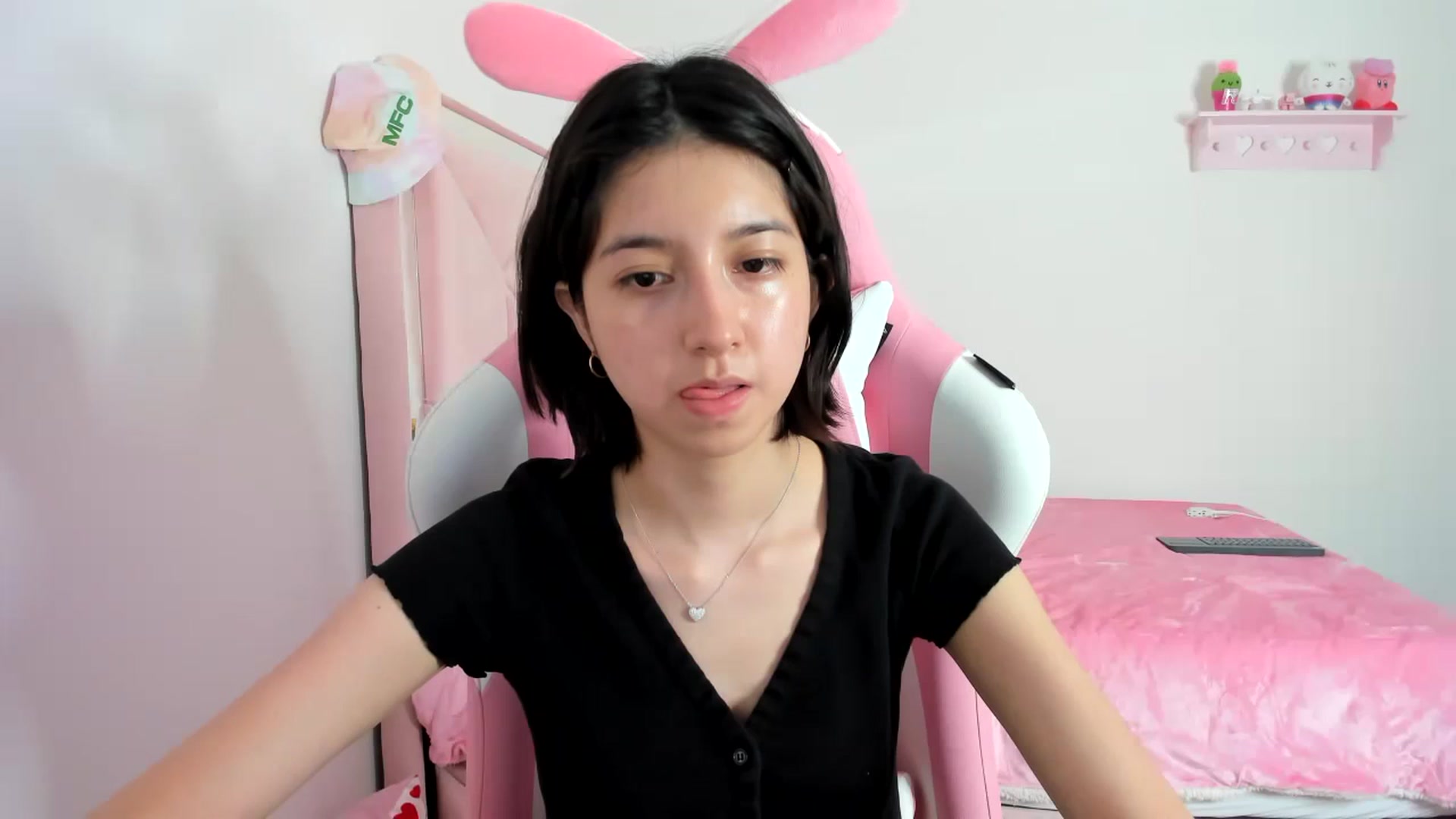 Gallery image thumbnail from Cherrycute666's myfreecams stream on, 01/12/2024, 09:13 image 15 of 20