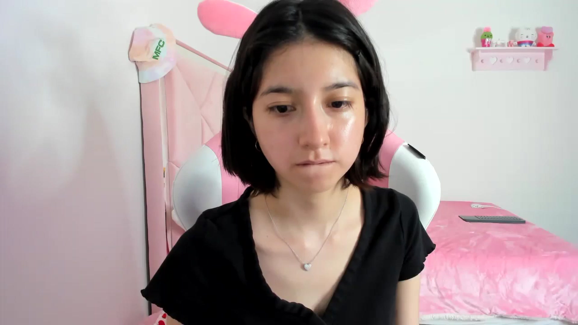 Gallery image thumbnail from Cherrycute666's myfreecams stream on, 01/12/2024, 09:13 image 17 of 20