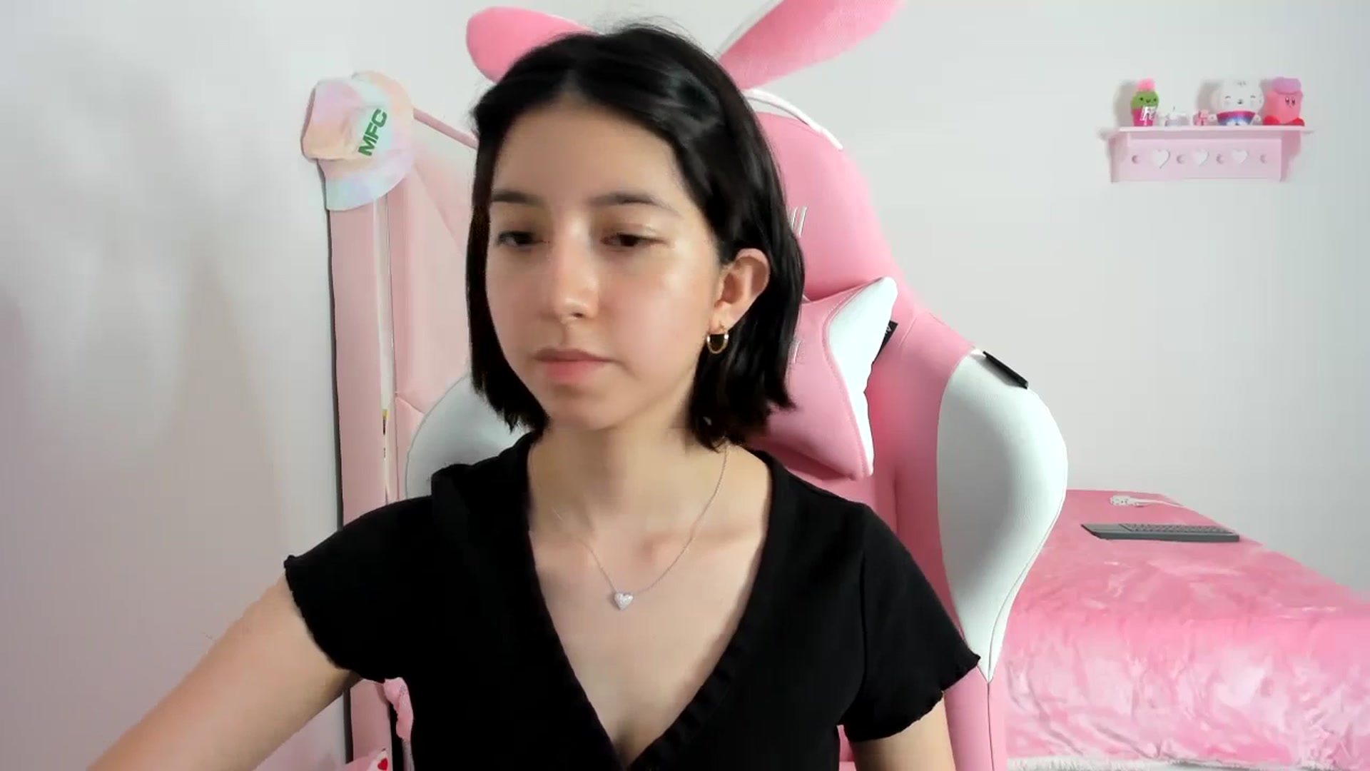 Gallery image thumbnail from Cherrycute666's myfreecams stream on, 01/12/2024, 09:13 image 8 of 20