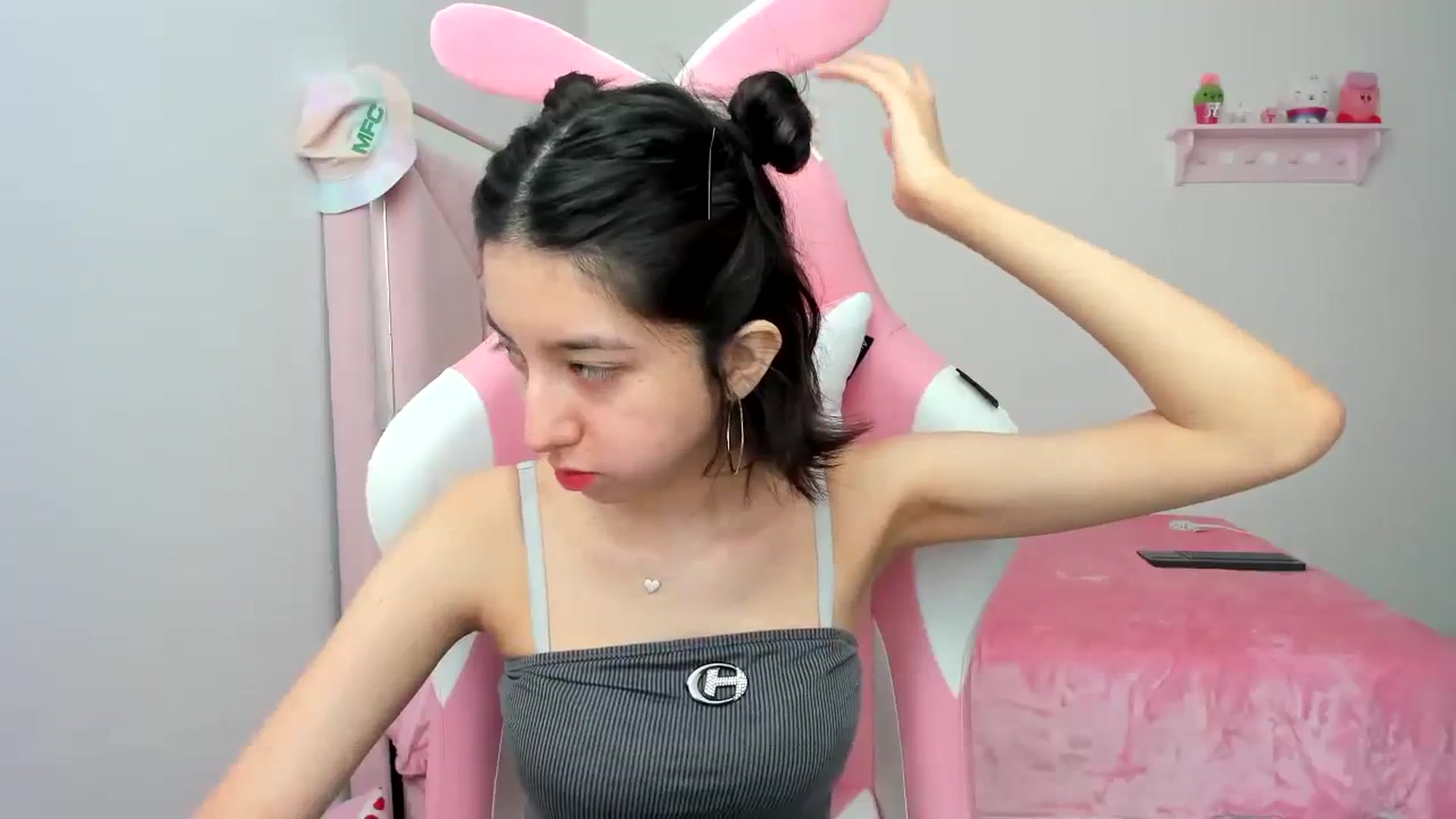 Gallery image thumbnail from Cherrycute666's myfreecams stream on, 01/12/2024, 21:03 image 6 of 20