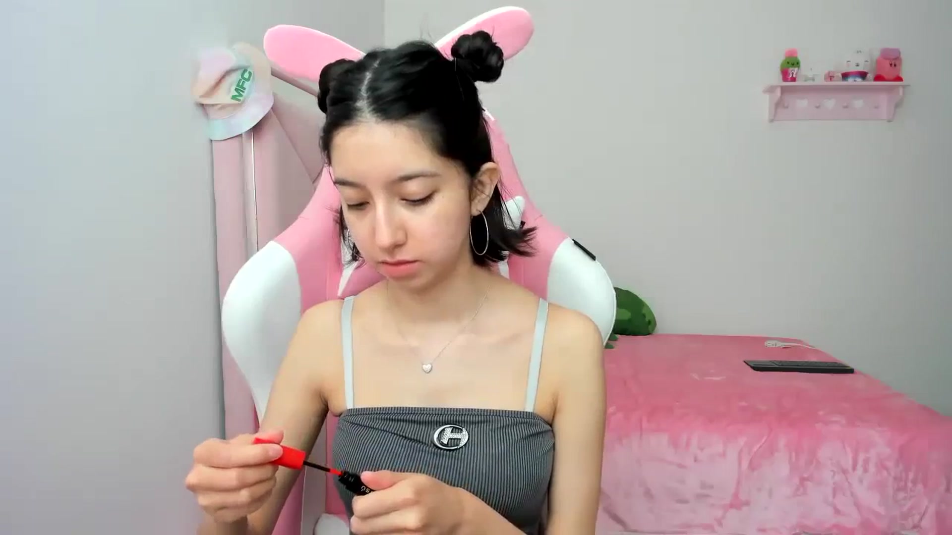 Gallery image thumbnail from Cherrycute666's myfreecams stream on, 01/12/2024, 21:03 image 3 of 20