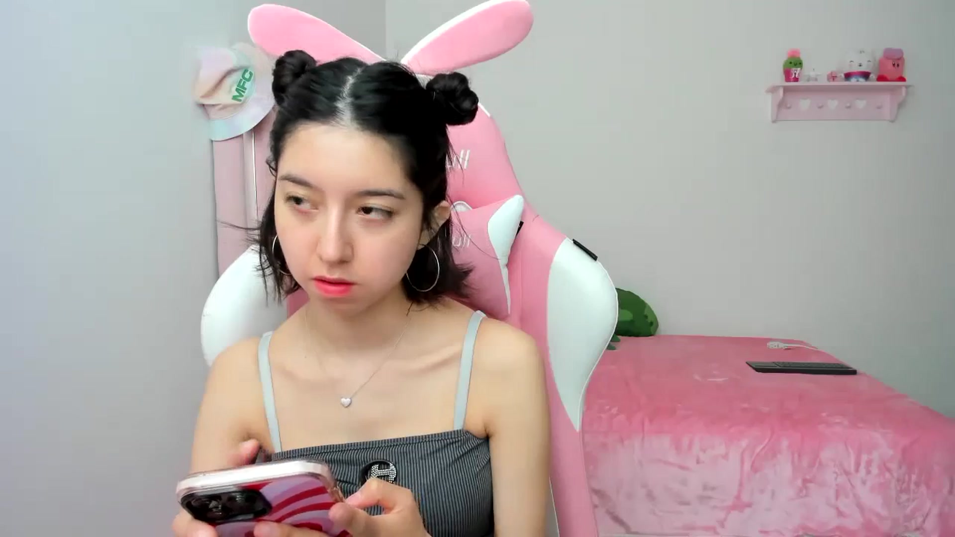 Gallery image thumbnail from Cherrycute666's myfreecams stream on, 01/12/2024, 21:03 image 5 of 20