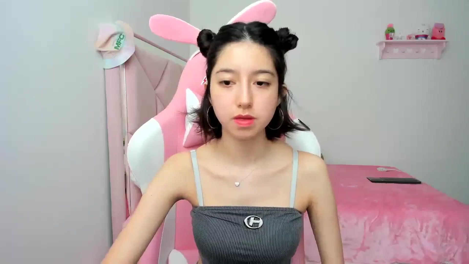 Gallery image thumbnail from Cherrycute666's myfreecams stream on, 01/12/2024, 21:03 image 12 of 20