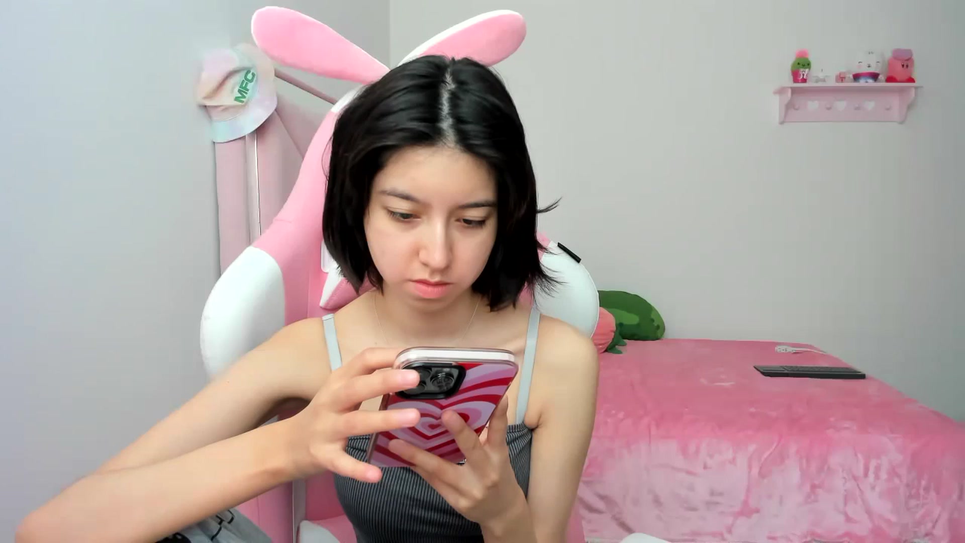 Gallery image thumbnail from Cherrycute666's myfreecams stream on, 01/12/2024, 21:03 image 1 of 20