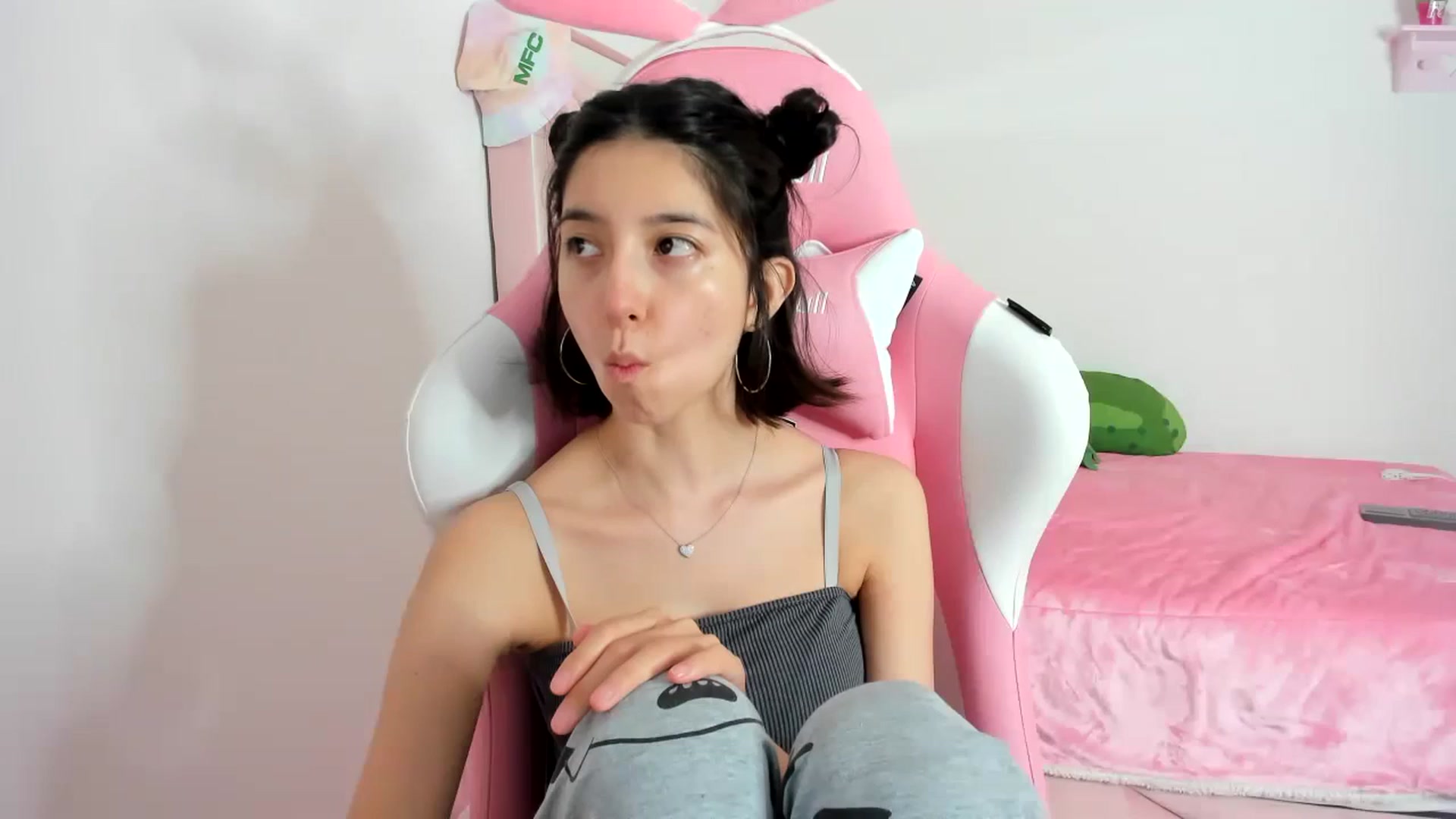 Gallery image thumbnail from Cherrycute666's myfreecams stream on, 01/13/2024, 02:18 image 5 of 20