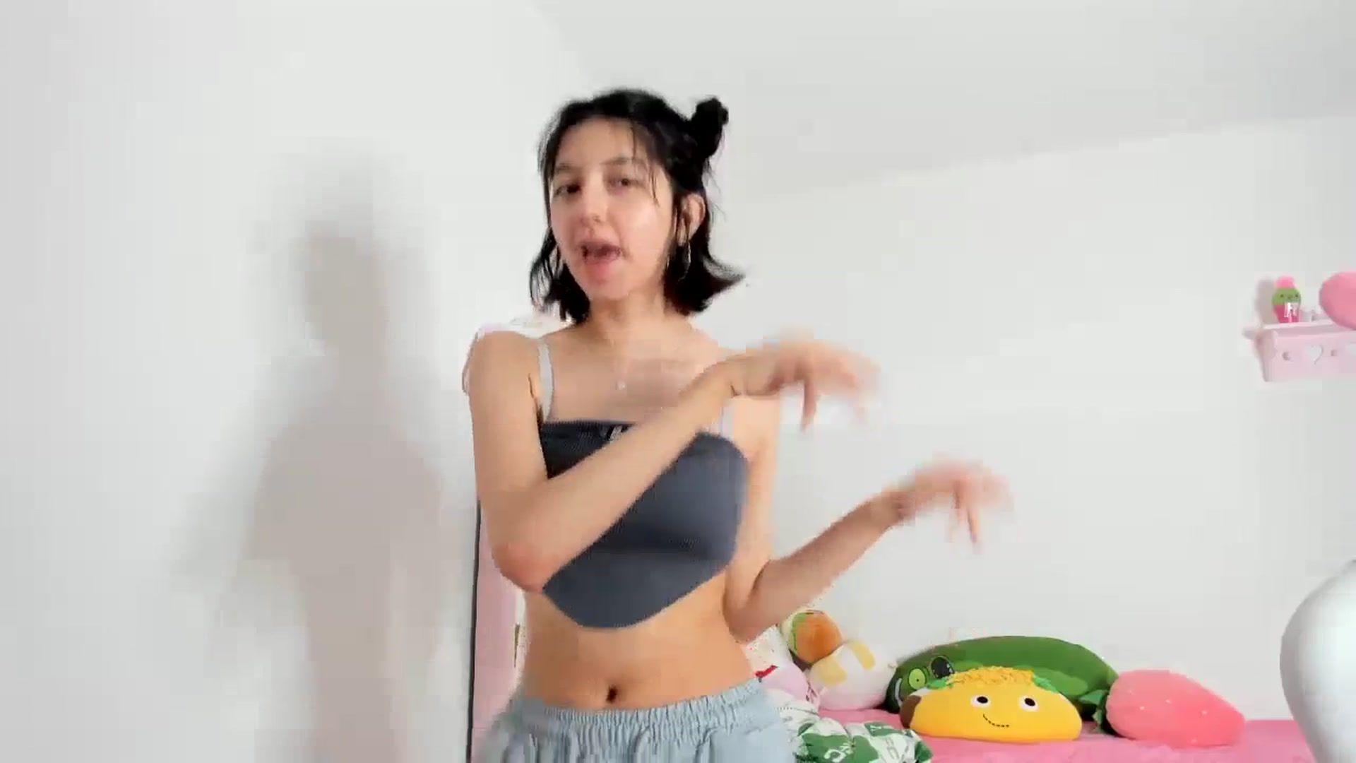 Gallery image thumbnail from Cherrycute666's myfreecams stream on, 01/13/2024, 06:05 image 18 of 20