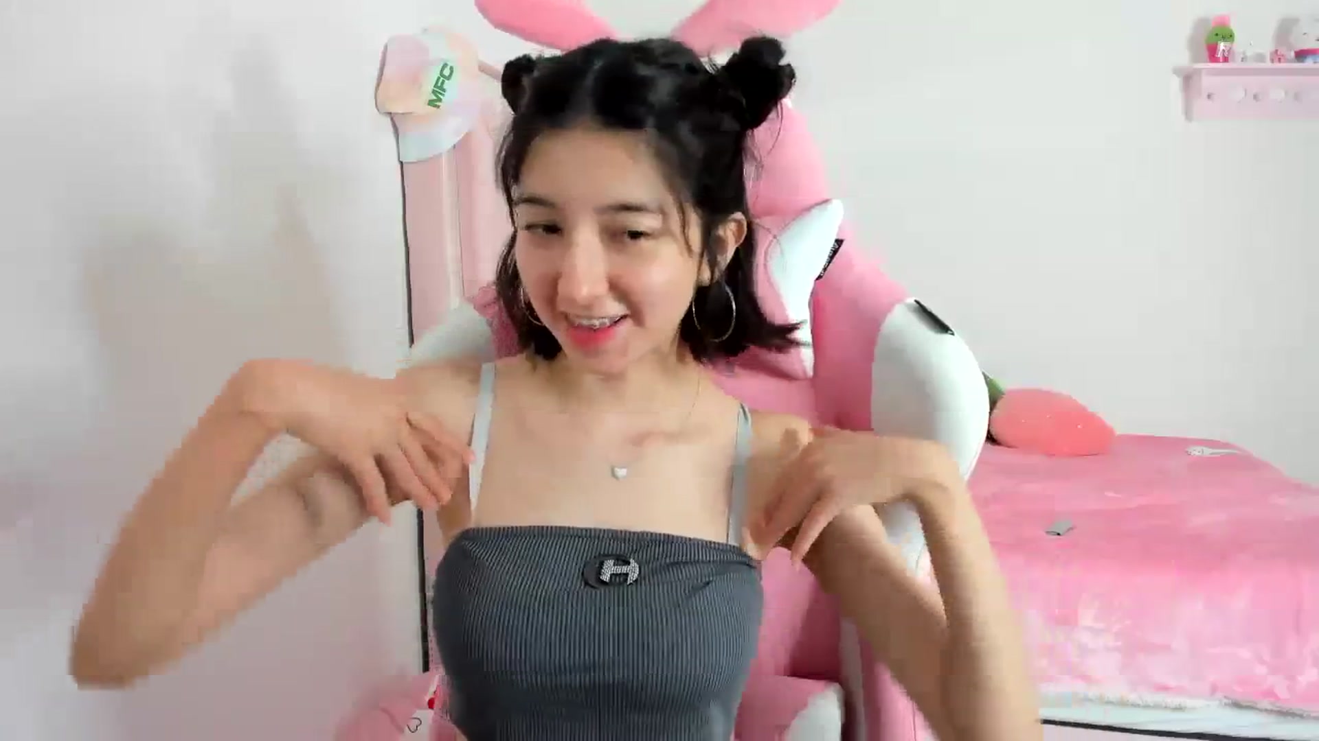 Gallery image thumbnail from Cherrycute666's myfreecams stream on, 01/13/2024, 09:07 image 13 of 20