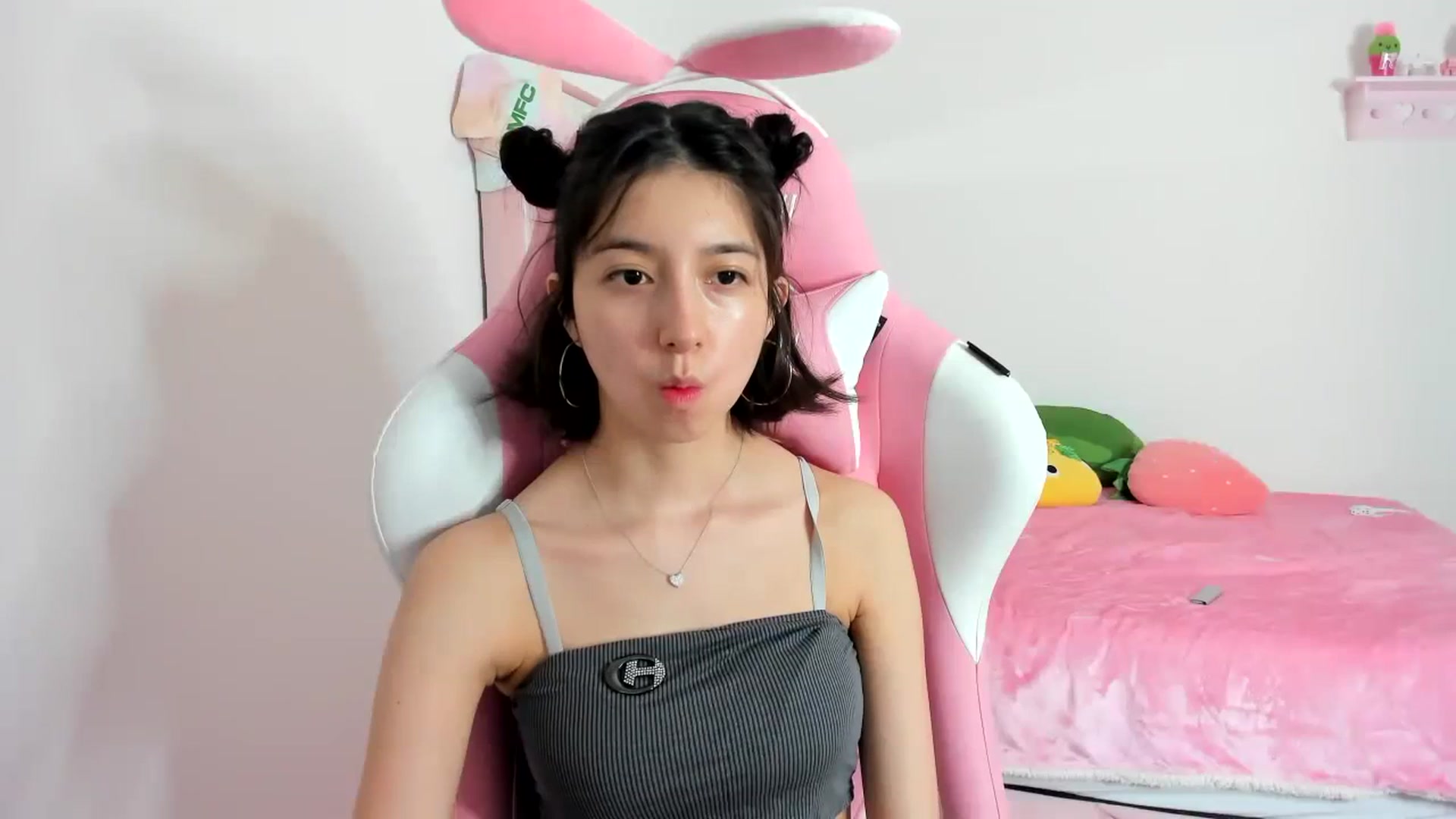 Gallery image thumbnail from Cherrycute666's myfreecams stream on, 01/13/2024, 09:07 image 6 of 20