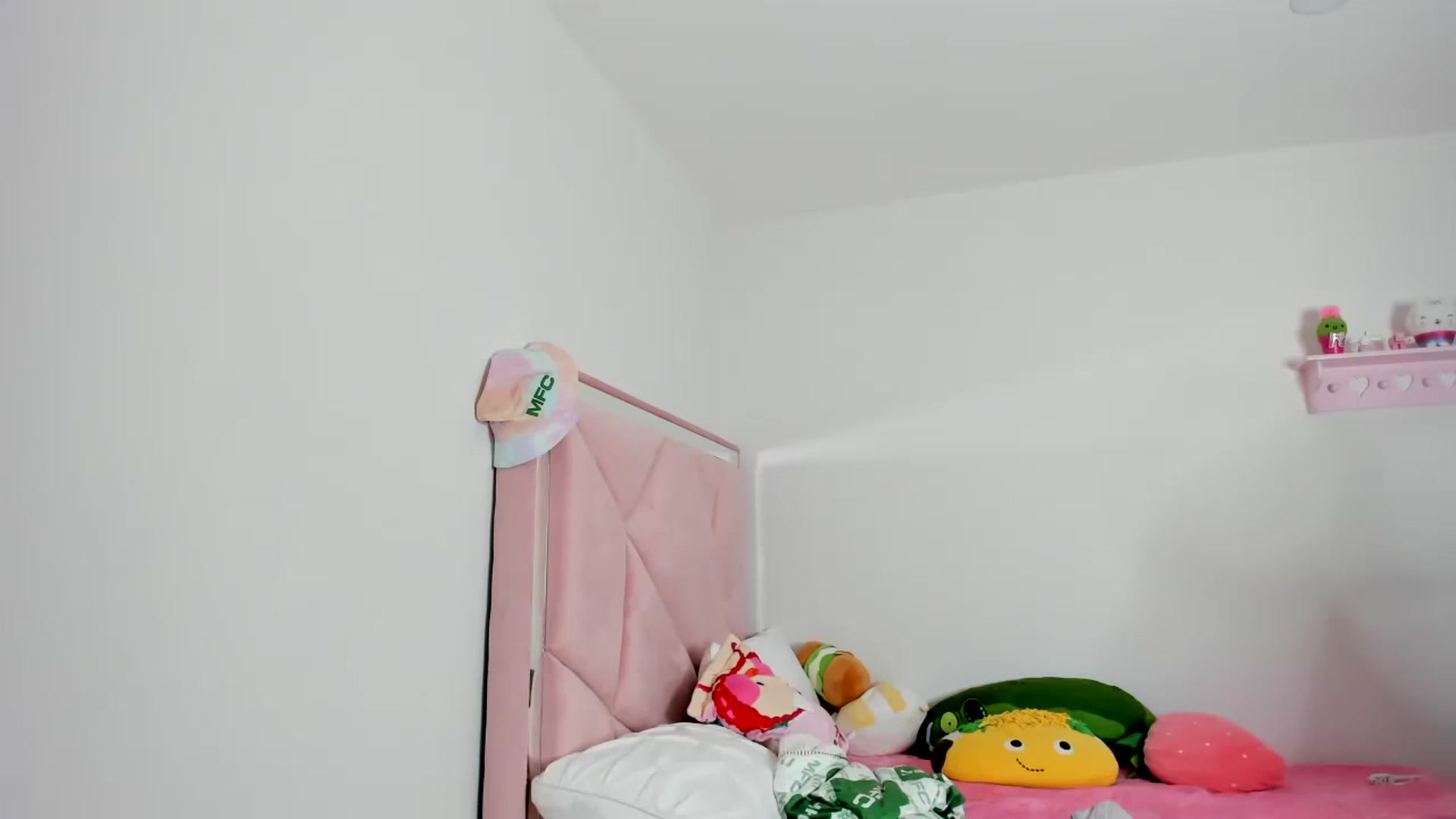 Gallery image thumbnail from Cherrycute666's myfreecams stream on, 01/13/2024, 09:07 image 1 of 20
