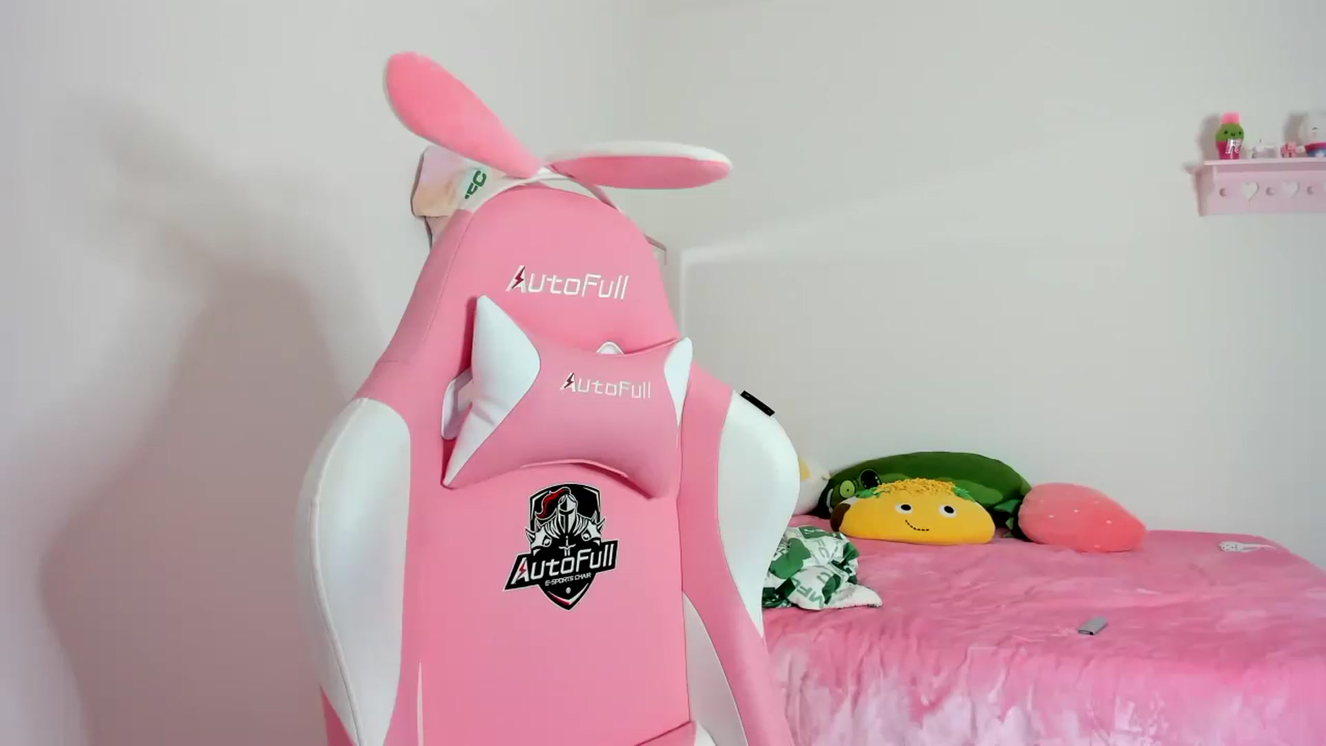 Gallery image thumbnail from Cherrycute666's myfreecams stream on, 01/13/2024, 09:07 image 5 of 20
