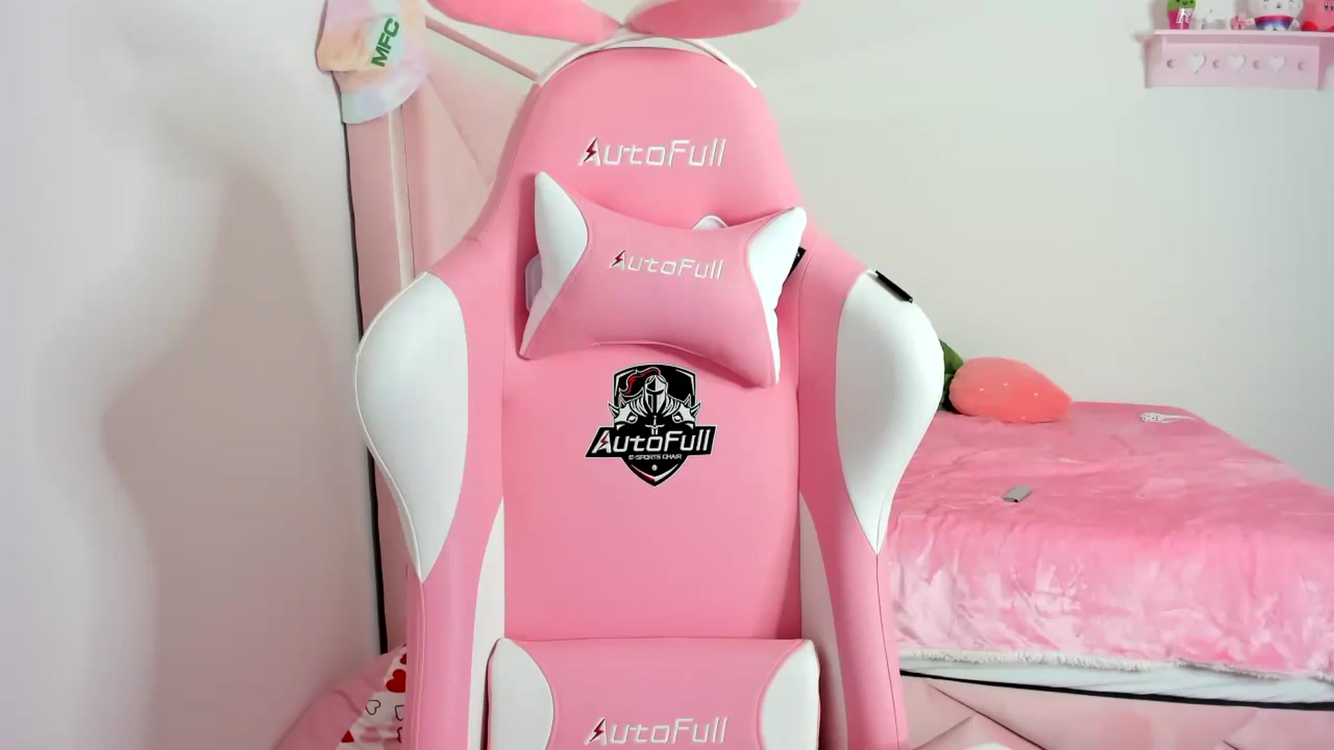 Gallery image thumbnail from Cherrycute666's myfreecams stream on, 01/13/2024, 09:07 image 9 of 20