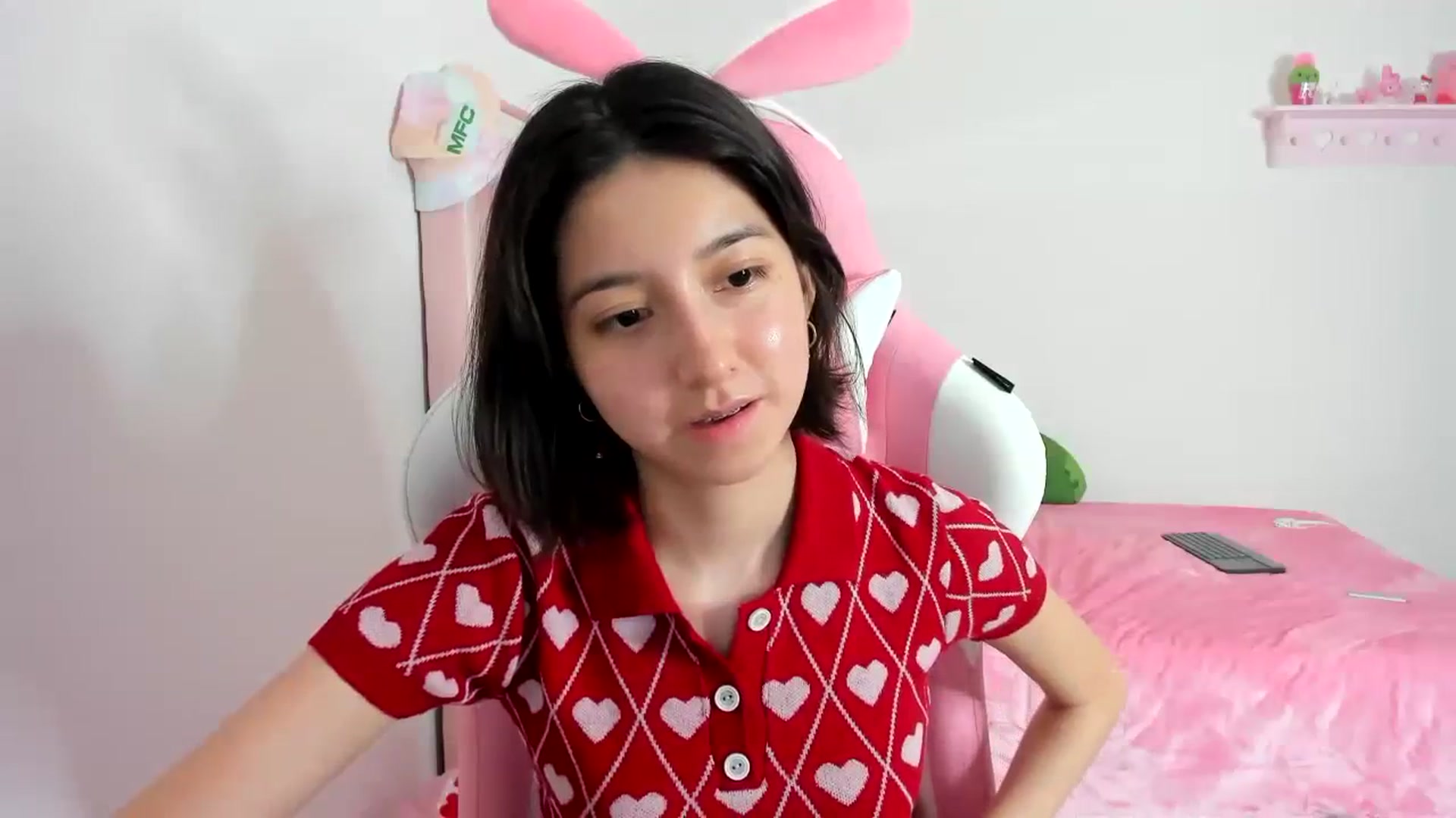 Gallery image thumbnail from Cherrycute666's myfreecams stream on, 01/13/2024, 10:42 image 8 of 20