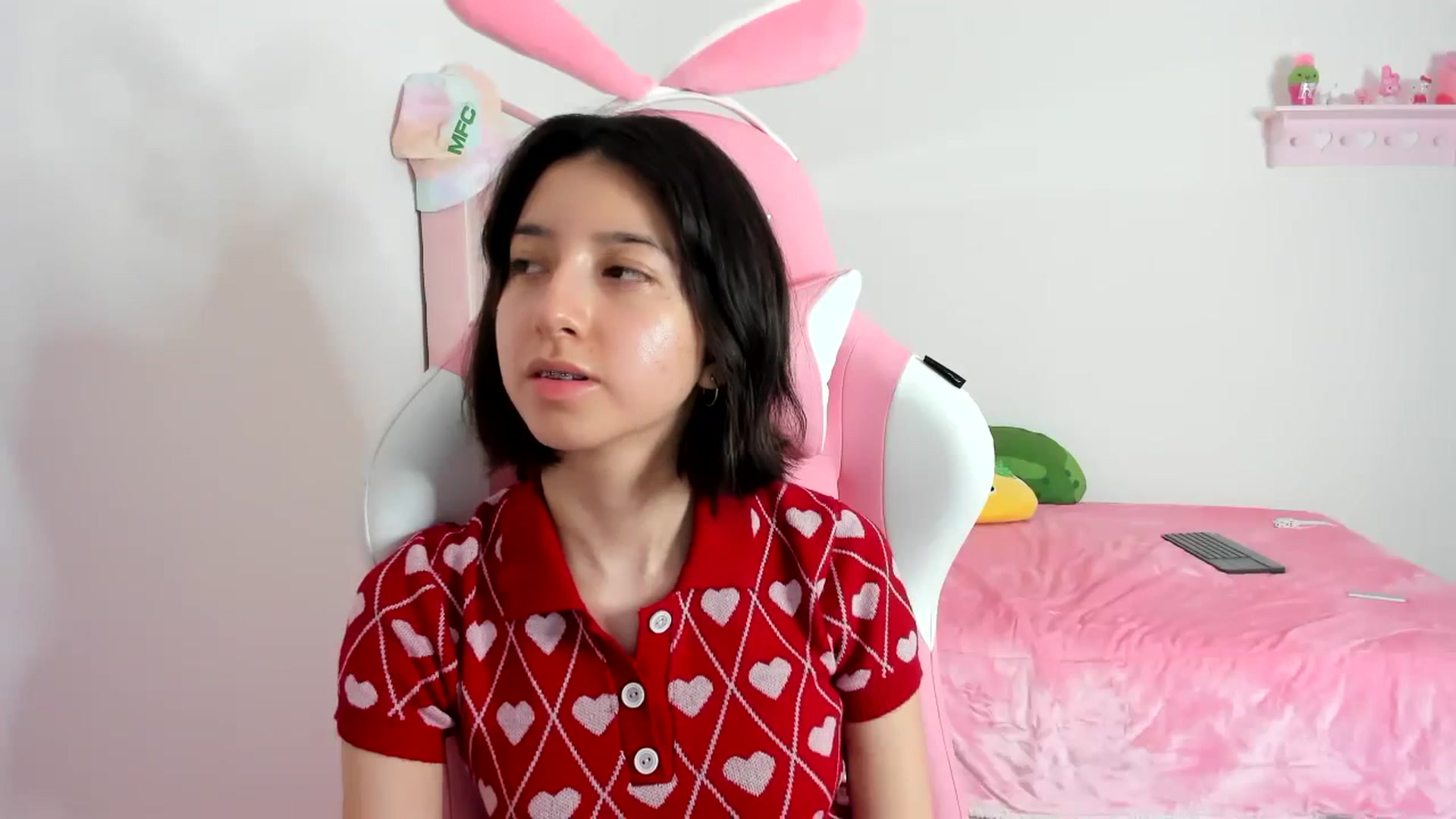 Gallery image thumbnail from Cherrycute666's myfreecams stream on, 01/13/2024, 10:42 image 15 of 20