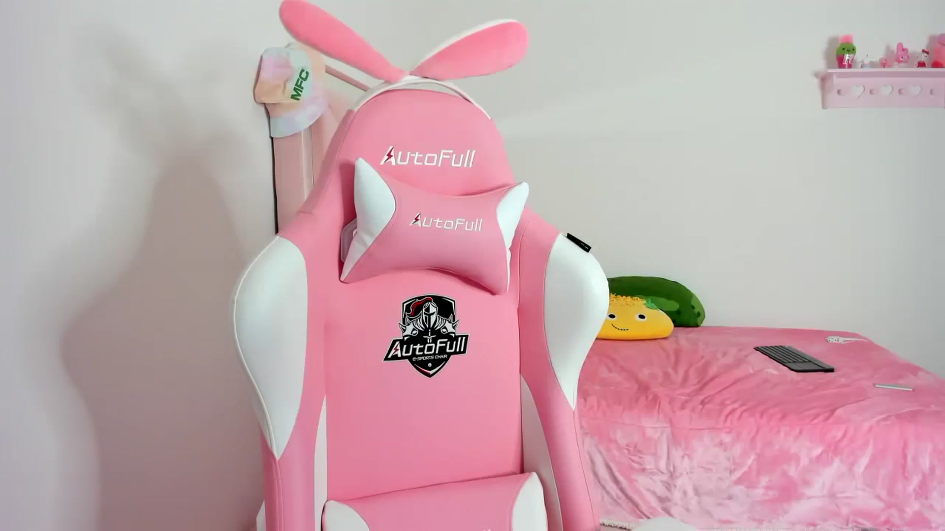 Gallery image thumbnail from Cherrycute666's myfreecams stream on, 01/13/2024, 10:42 image 19 of 20