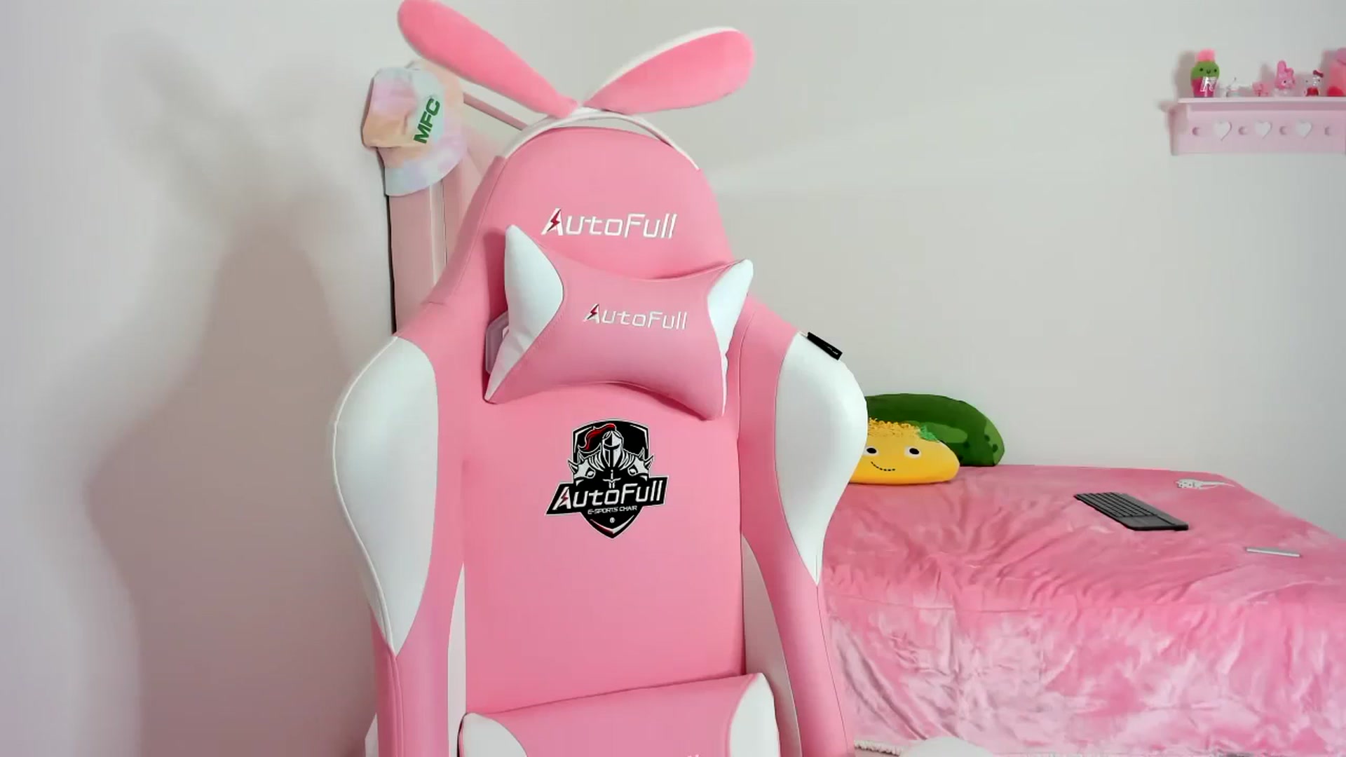 Gallery image thumbnail from Cherrycute666's myfreecams stream on, 01/13/2024, 10:42 image 18 of 20