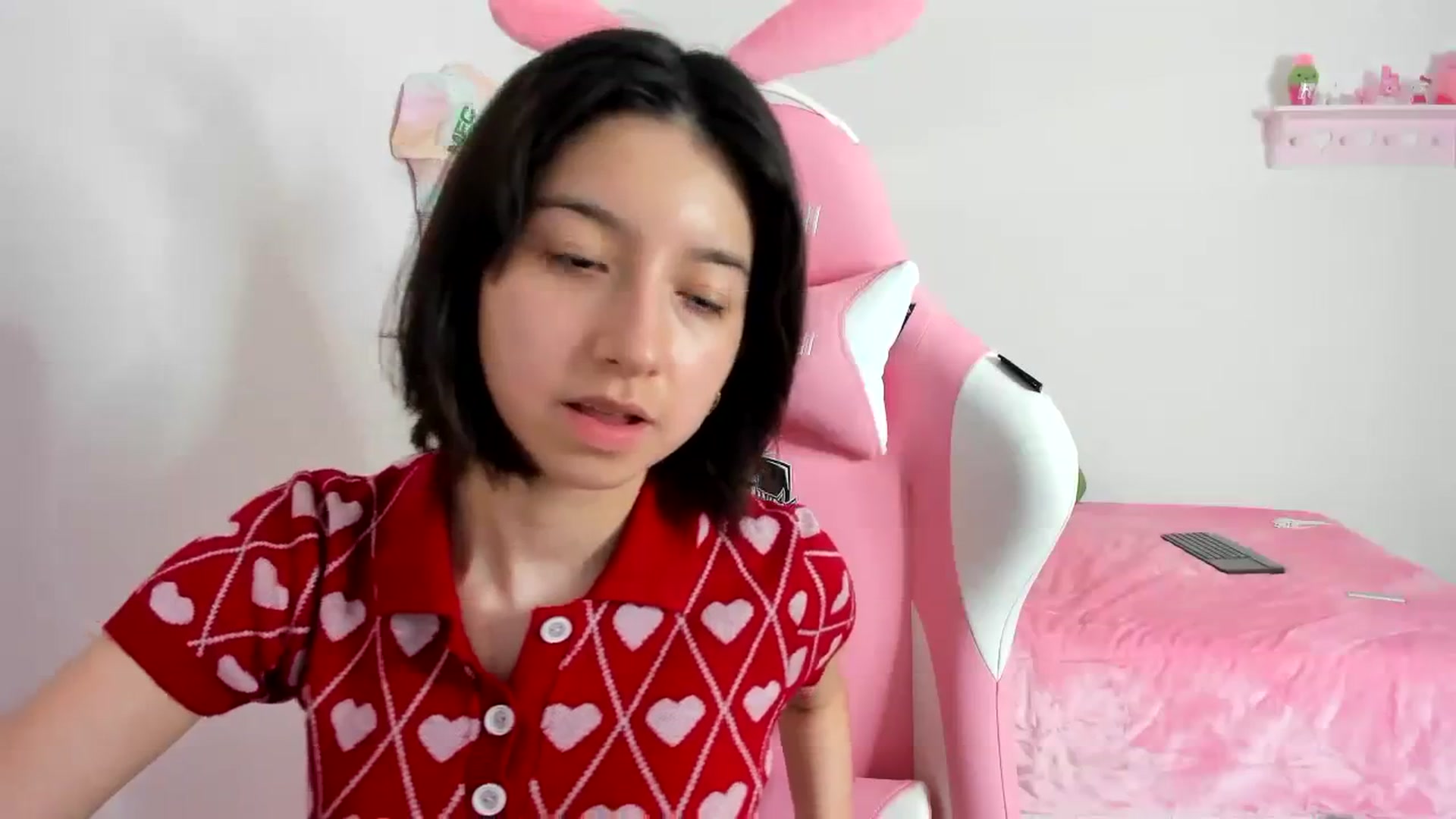 Gallery image thumbnail from Cherrycute666's myfreecams stream on, 01/13/2024, 10:42 image 11 of 20