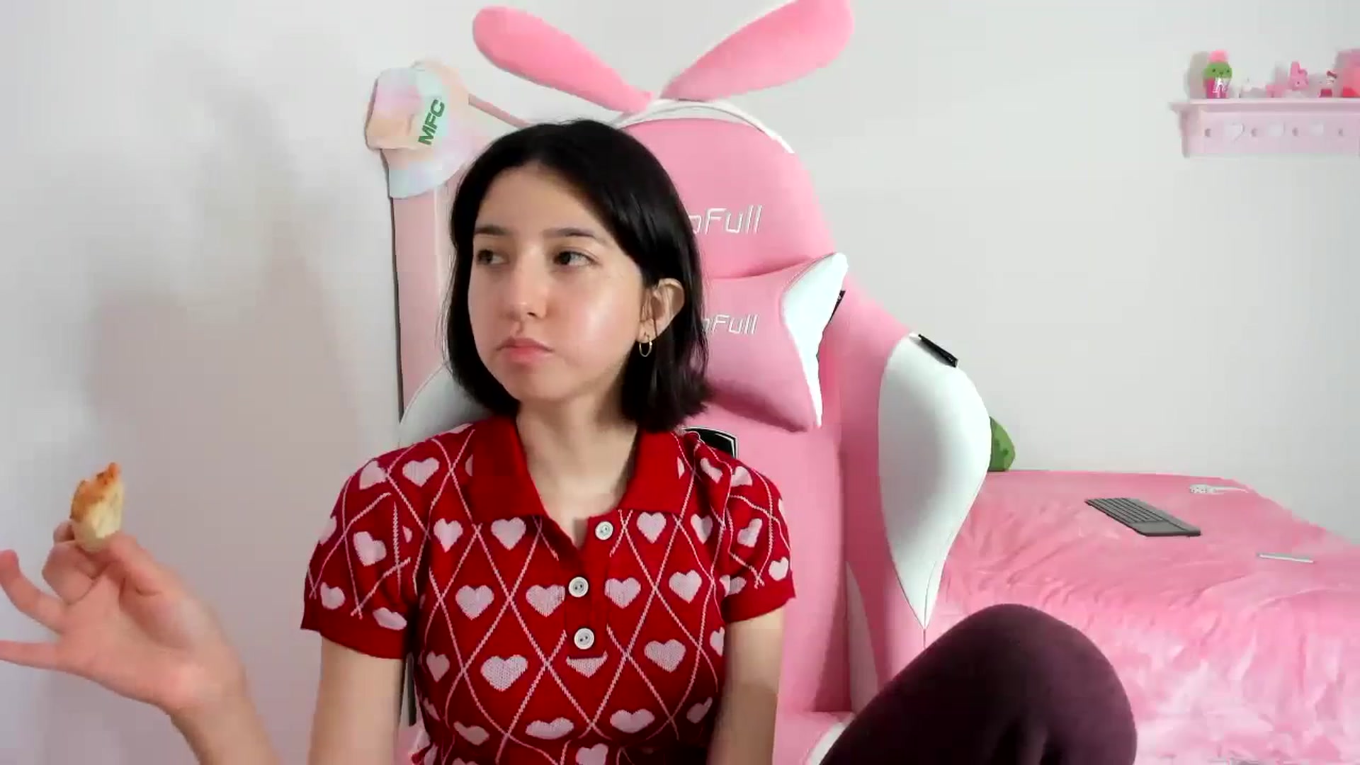 Gallery image thumbnail from Cherrycute666's myfreecams stream on, 01/13/2024, 10:42 image 20 of 20