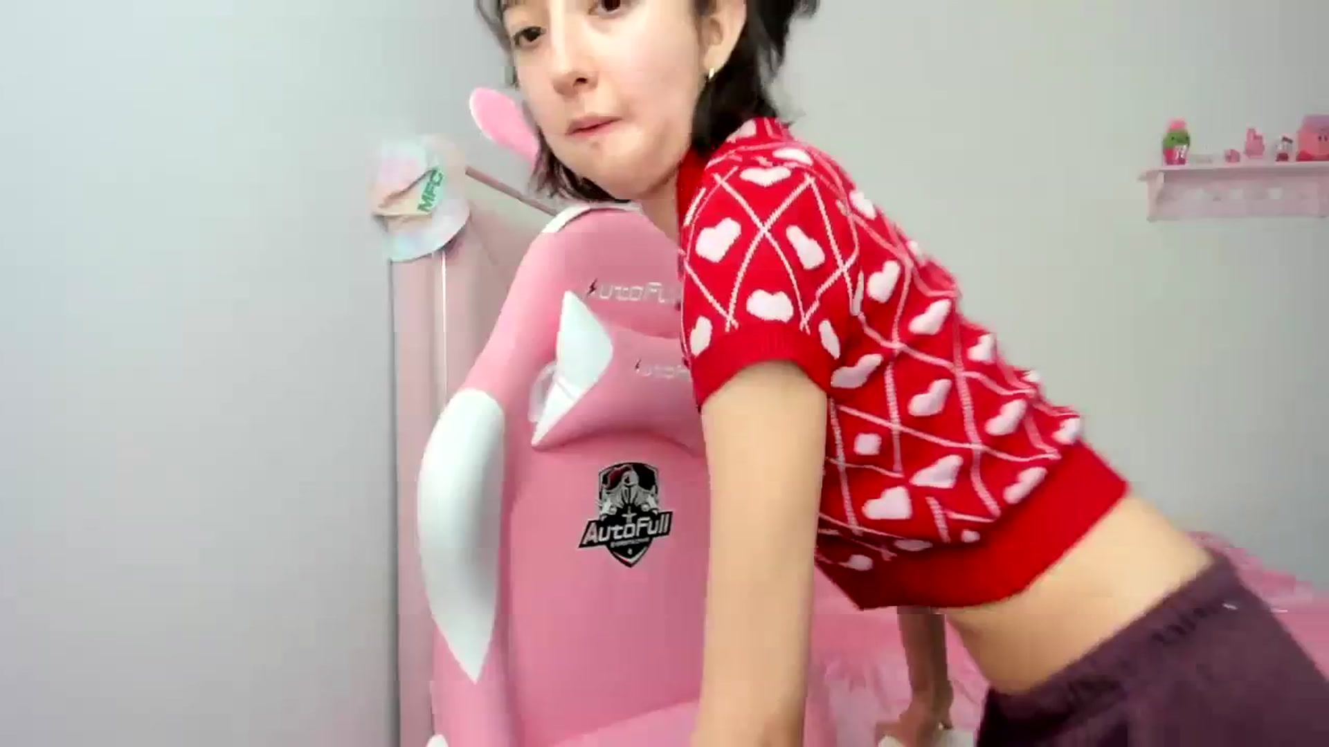 Gallery image thumbnail from Cherrycute666's myfreecams stream on, 01/13/2024, 21:37 image 14 of 20