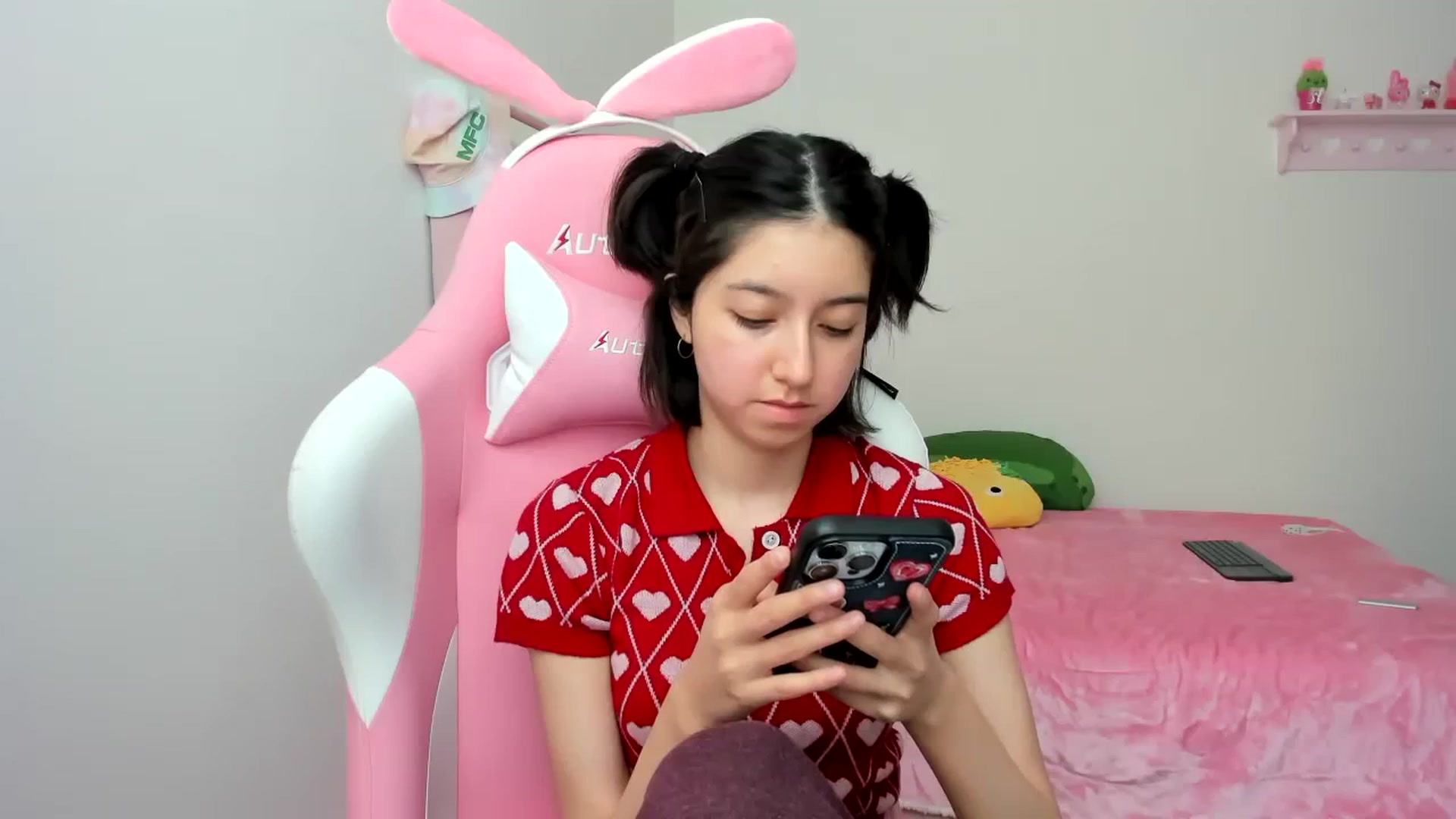 Gallery image thumbnail from Cherrycute666's myfreecams stream on, 01/13/2024, 21:37 image 20 of 20