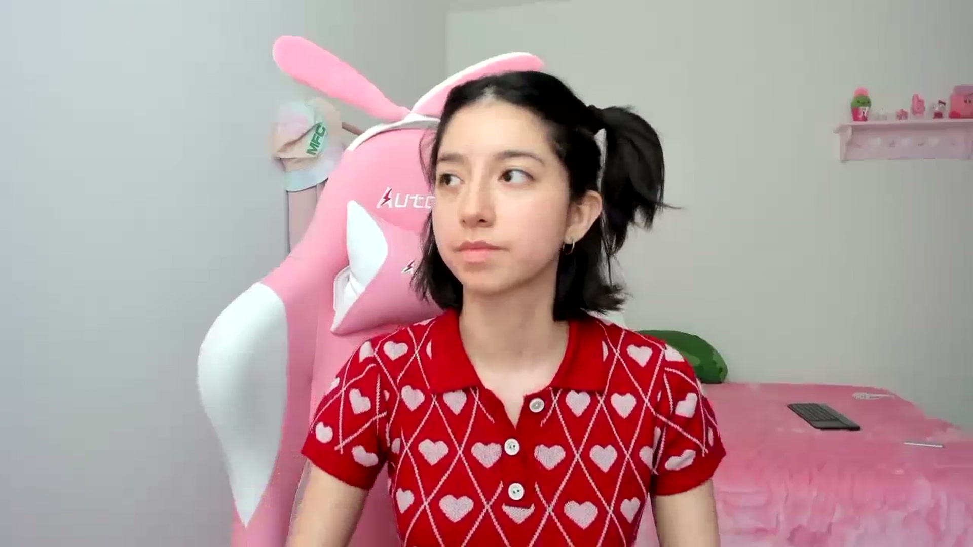 Gallery image thumbnail from Cherrycute666's myfreecams stream on, 01/13/2024, 21:37 image 17 of 20
