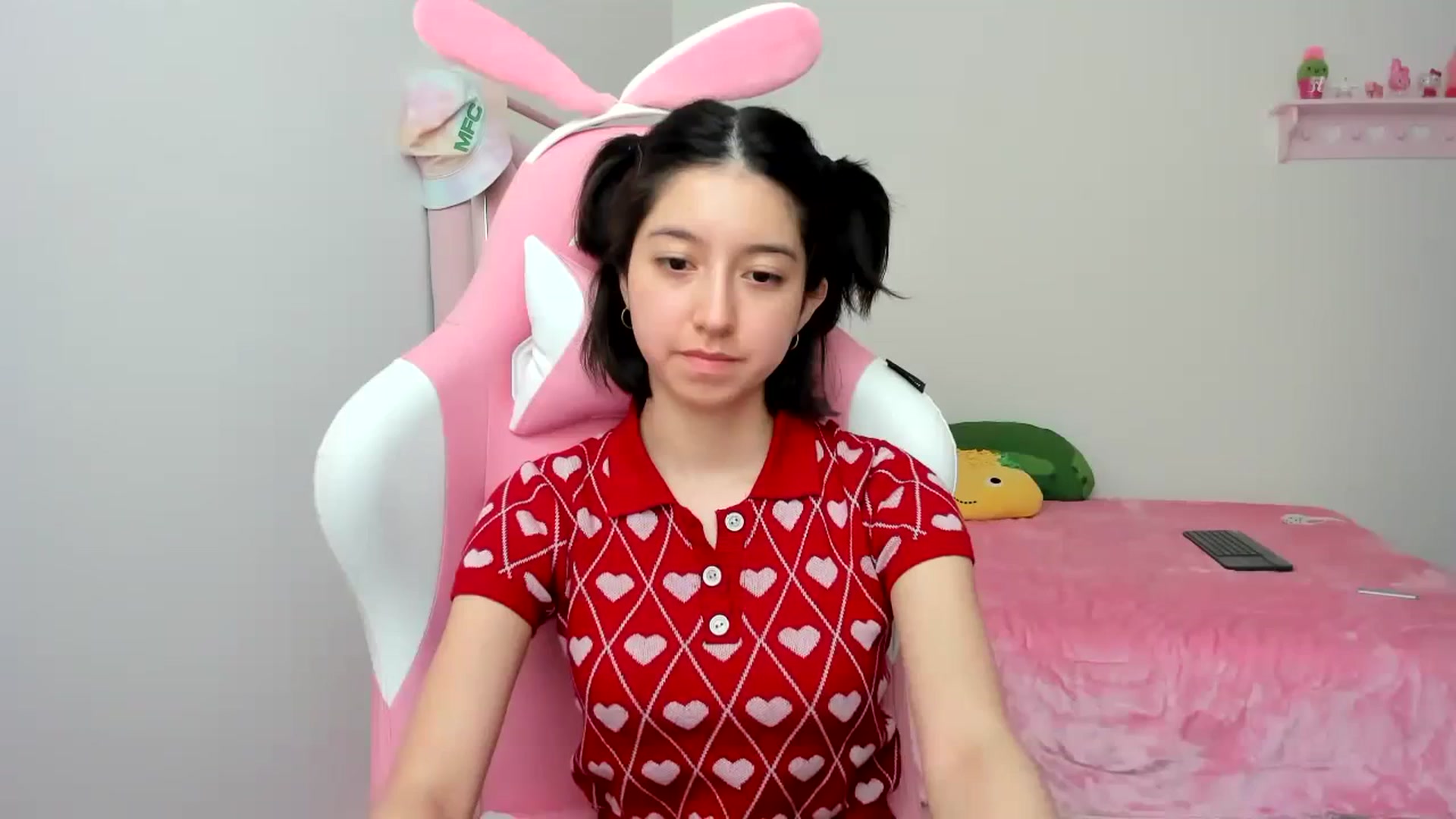 Gallery image thumbnail from Cherrycute666's myfreecams stream on, 01/13/2024, 21:37 image 18 of 20