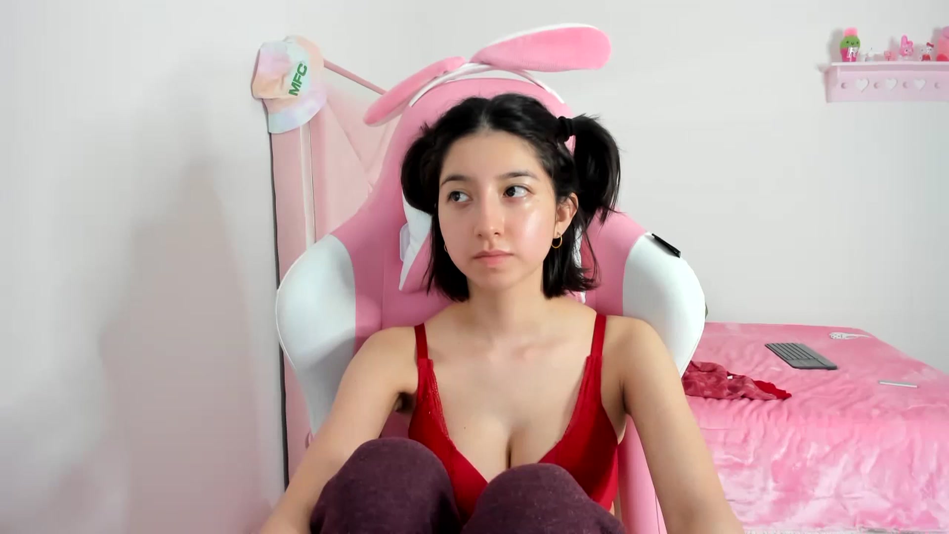 Gallery image thumbnail from Cherrycute666's myfreecams stream on, 01/14/2024, 24:00 image 17 of 20