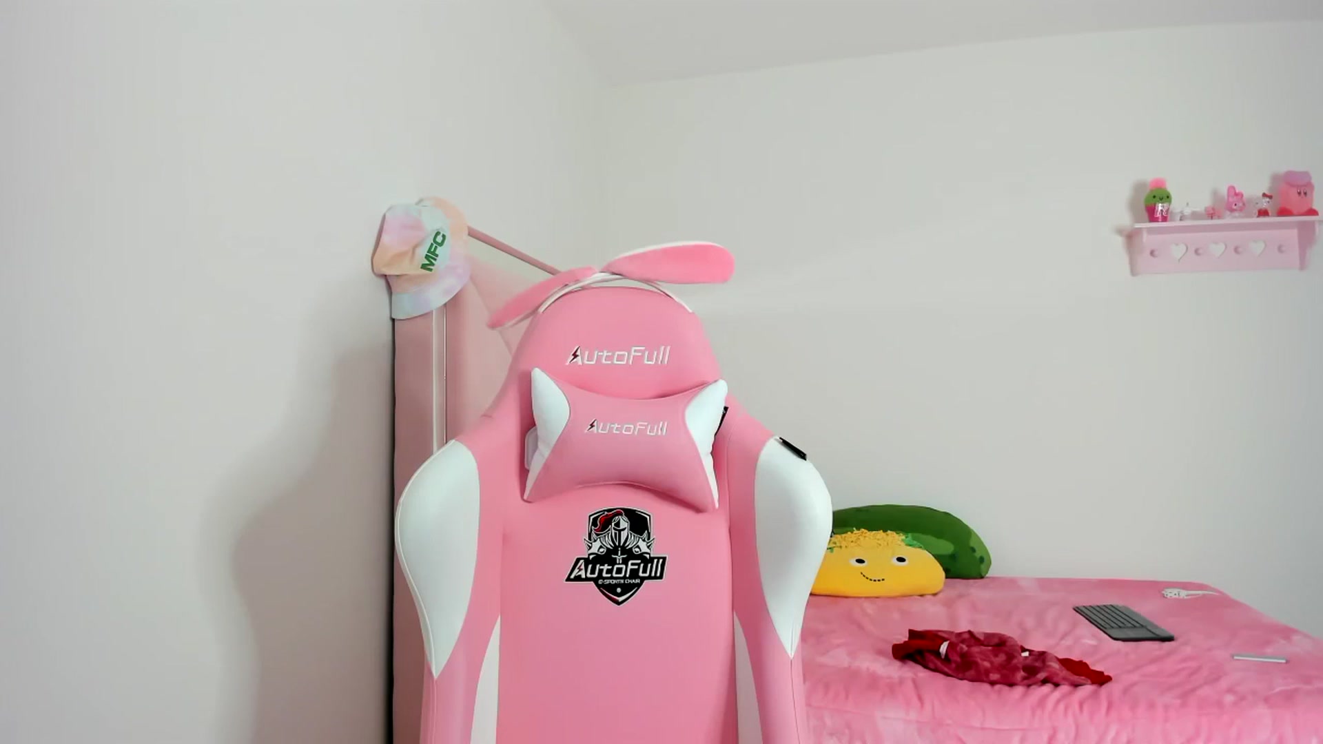 Gallery image thumbnail from Cherrycute666's myfreecams stream on, 01/14/2024, 24:00 image 8 of 20