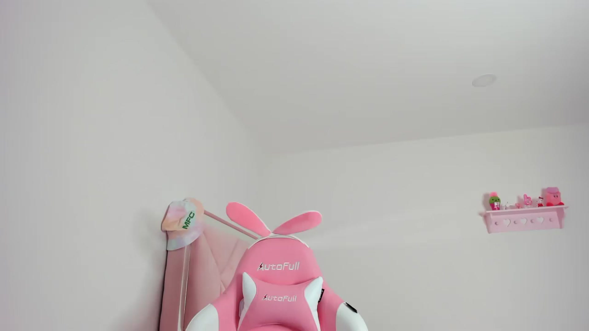 Gallery image thumbnail from Cherrycute666's myfreecams stream on, 01/14/2024, 24:45 image 6 of 20